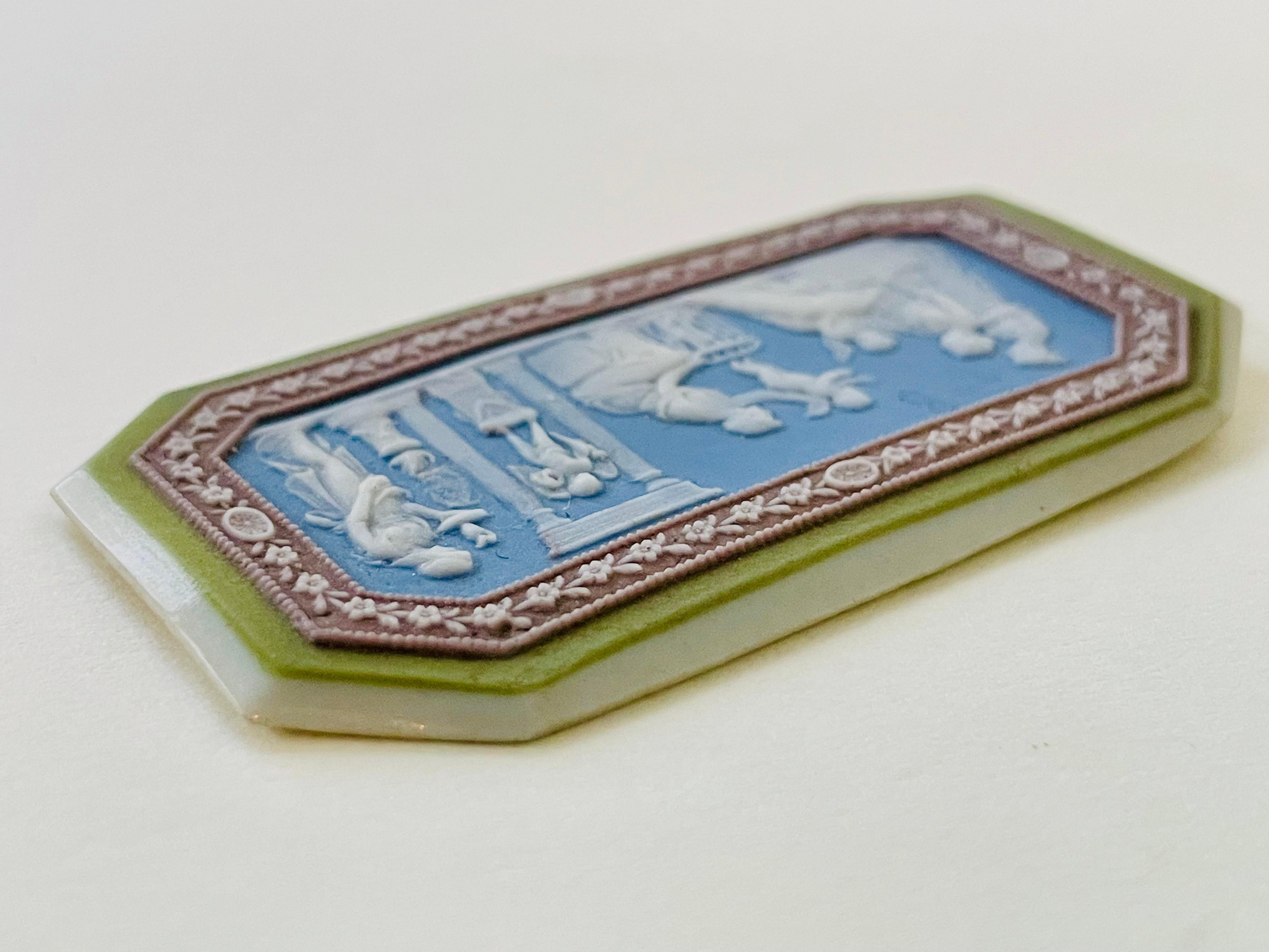 Medallón de gres con baño de jaspe de cuatro colores de Wedgwood del siglo XVIII en venta 5
