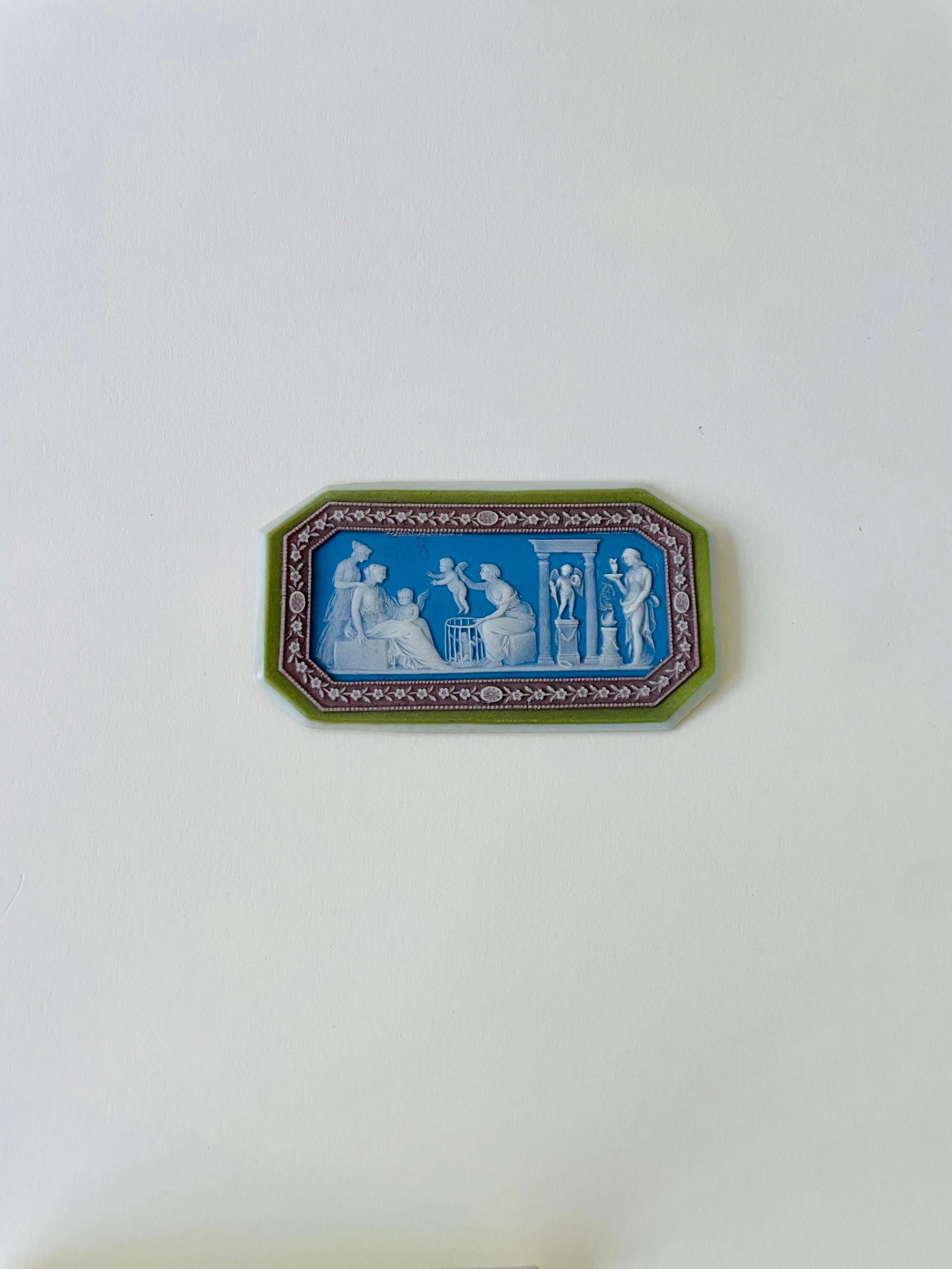 Medallón de gres con baño de jaspe de cuatro colores de Wedgwood del siglo XVIII Appliqué en venta