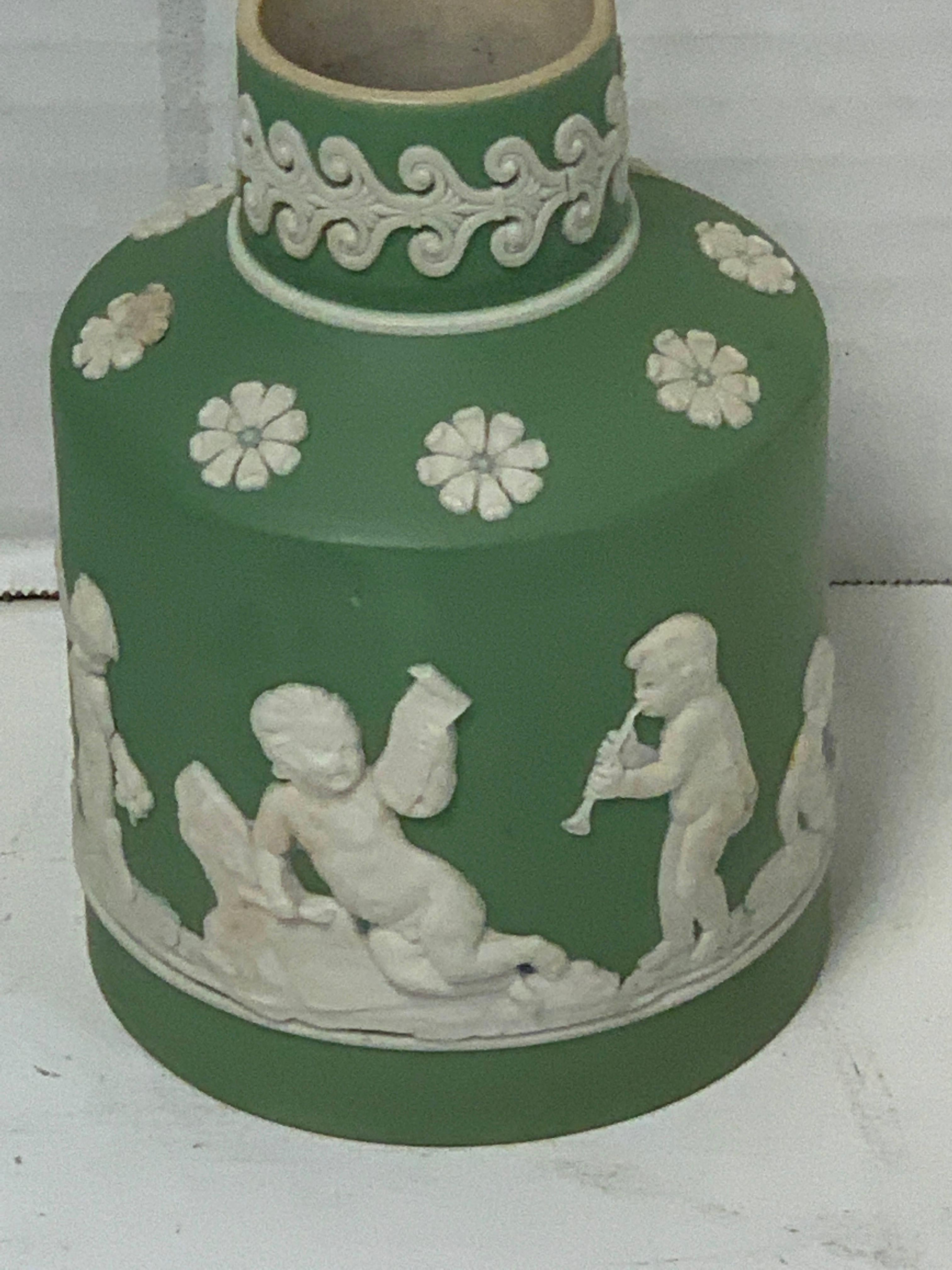 18th Century Wedgwood Olive Jasperware Tea Caddy, Lacking Cover In Good Condition In West Palm Beach, FL