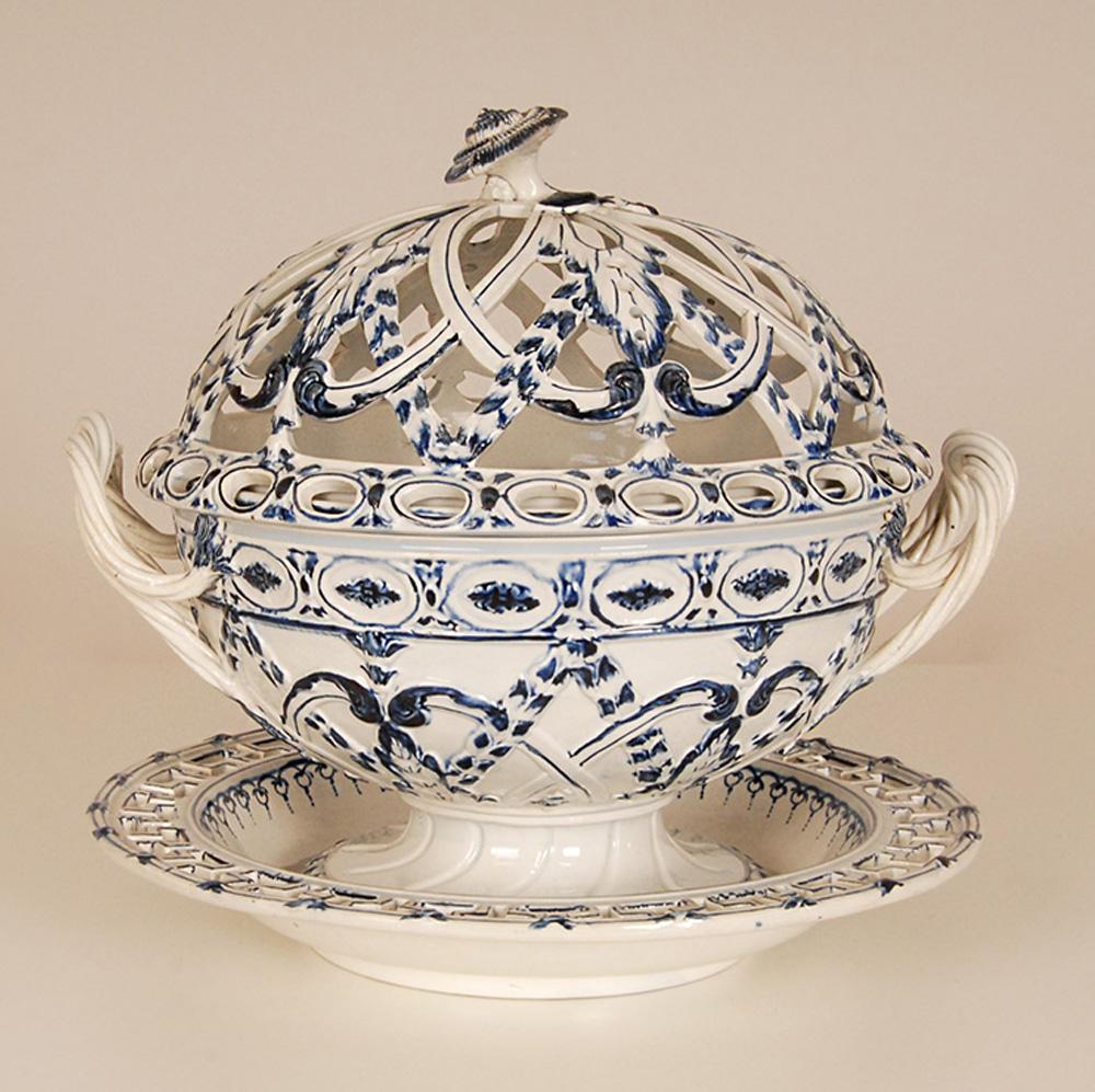 Neoclassical 18th C.  Wedgwood Tableware Creamware Pearlware Chestnut Basket Mared Pierced For Sale