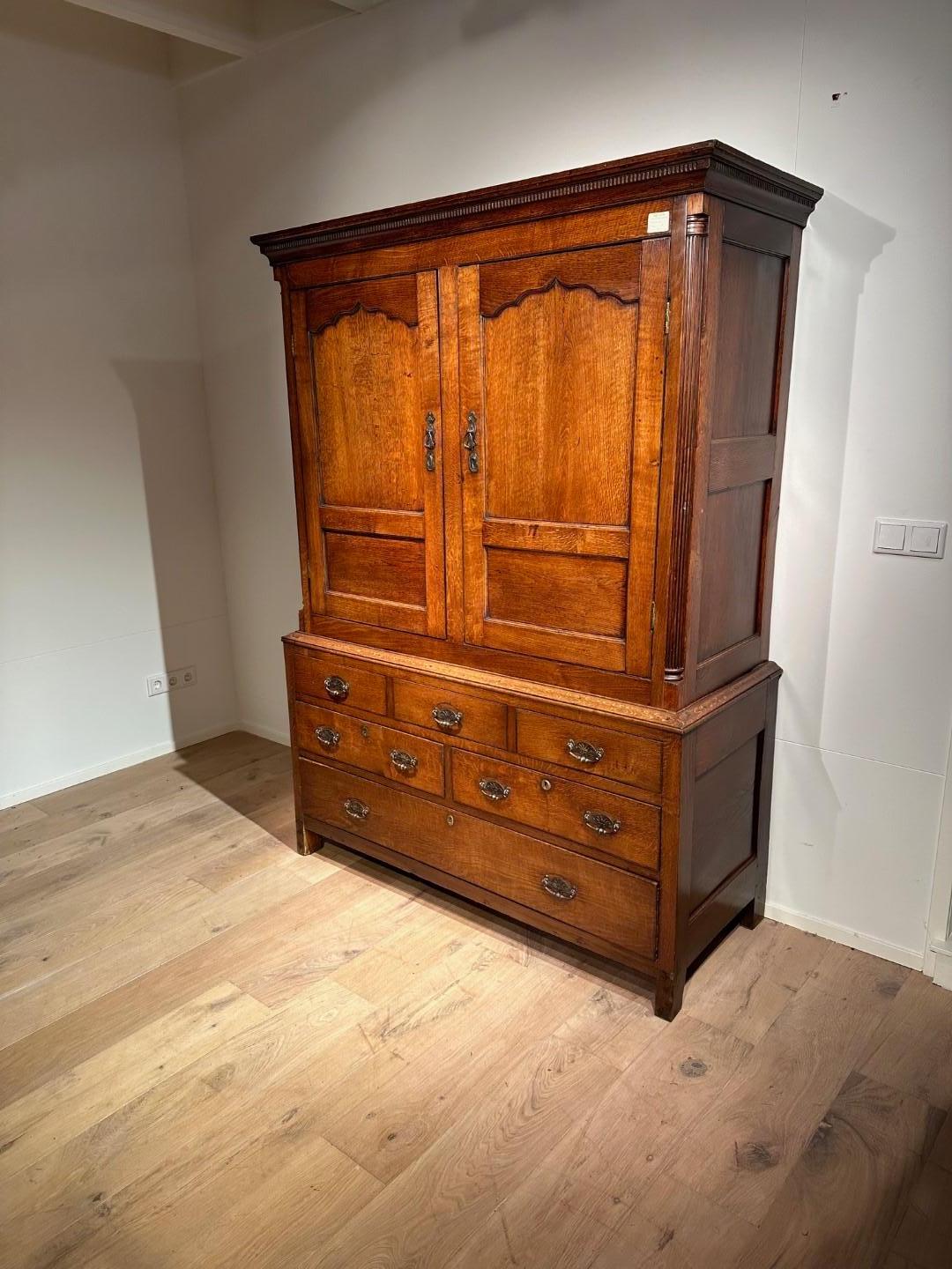 18th Century Welsh Cupboard For Sale 10