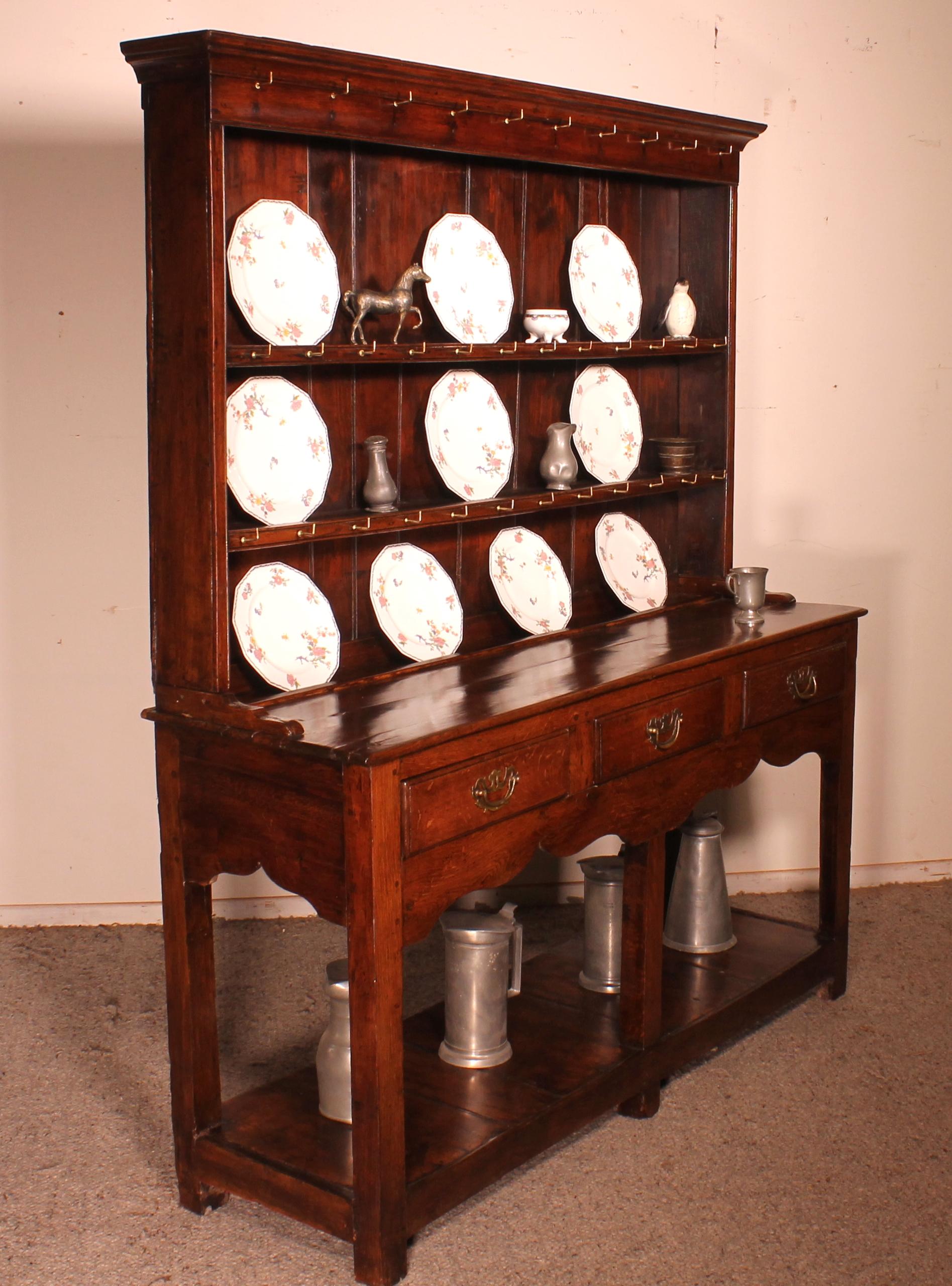 18th Century Welsh Dresser In Oak For Sale 4