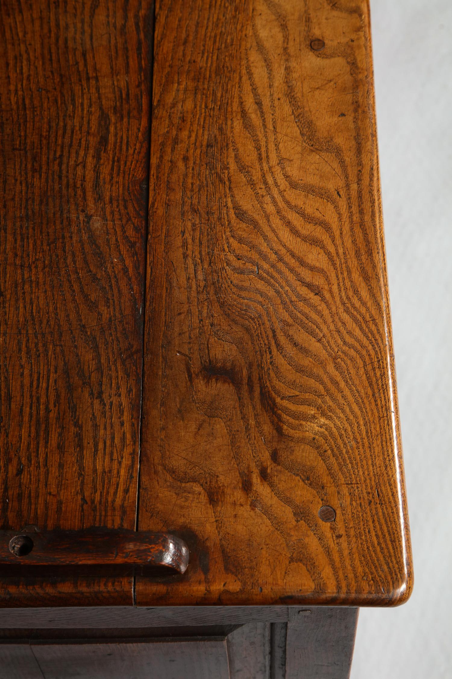 18th Century Welsh Oak Dresser For Sale 13
