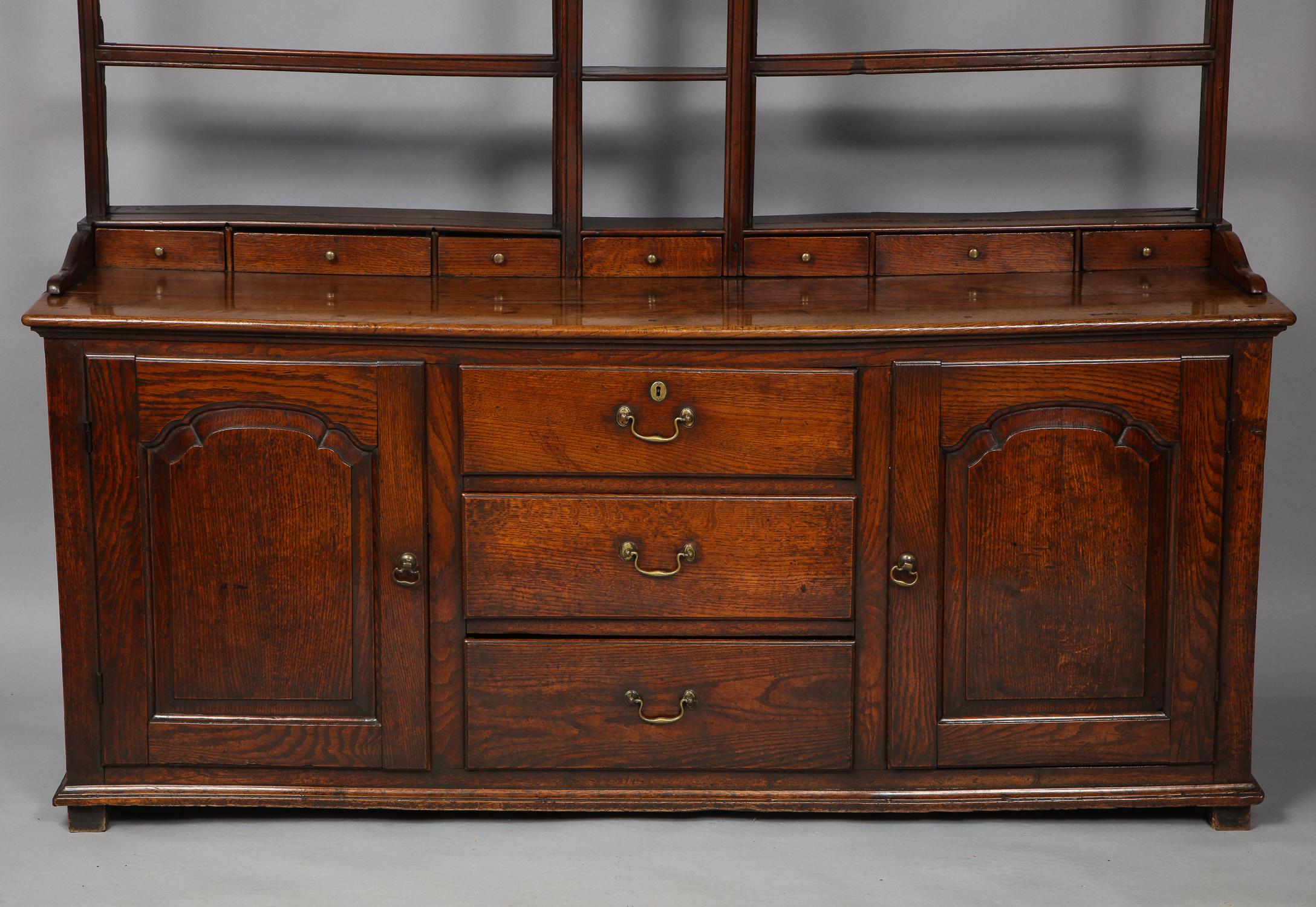 18th Century Welsh Oak Dresser In Good Condition For Sale In Greenwich, CT