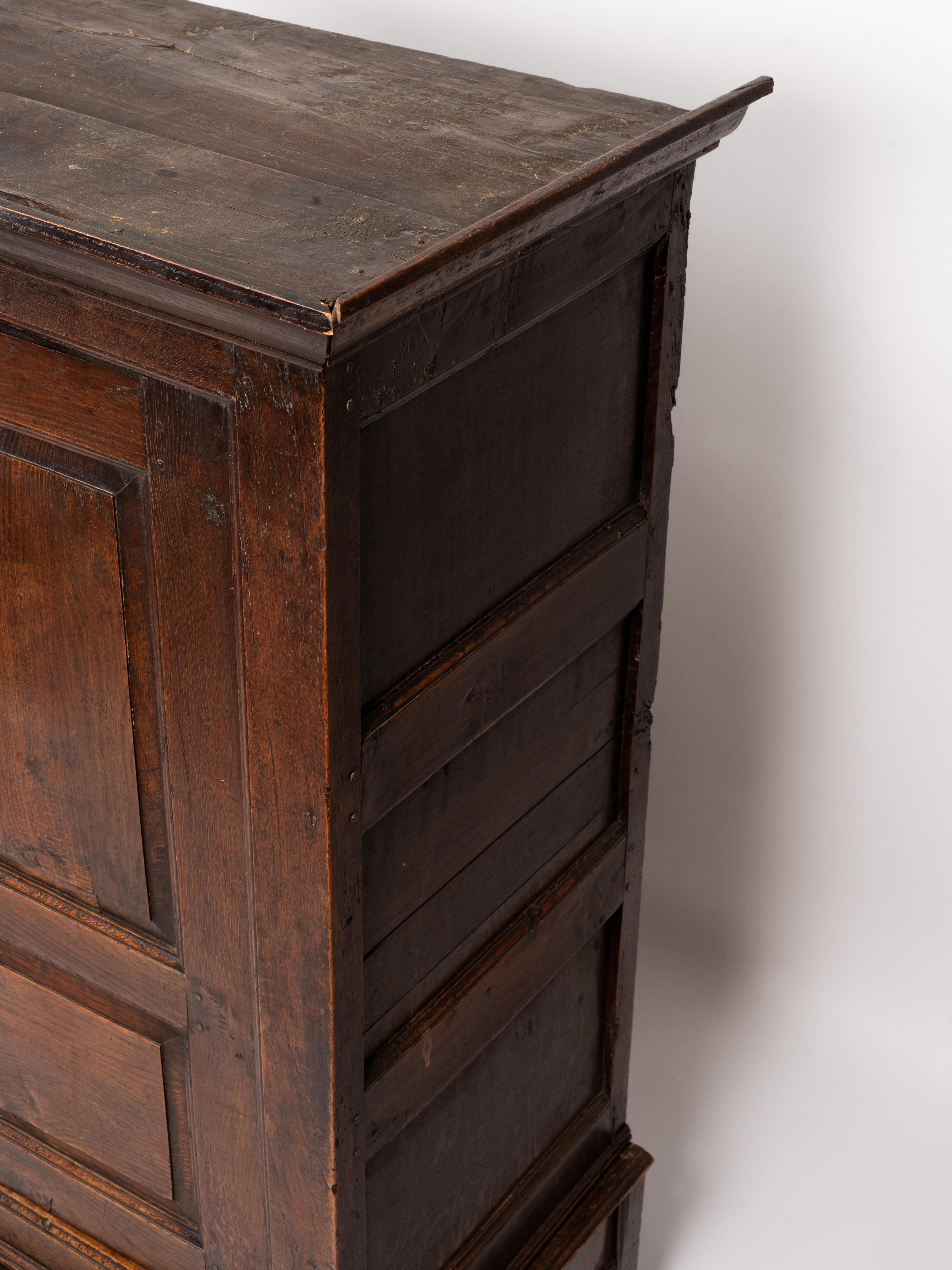 18th Century Welsh Oak Livery Linen Cupboard For Sale 5