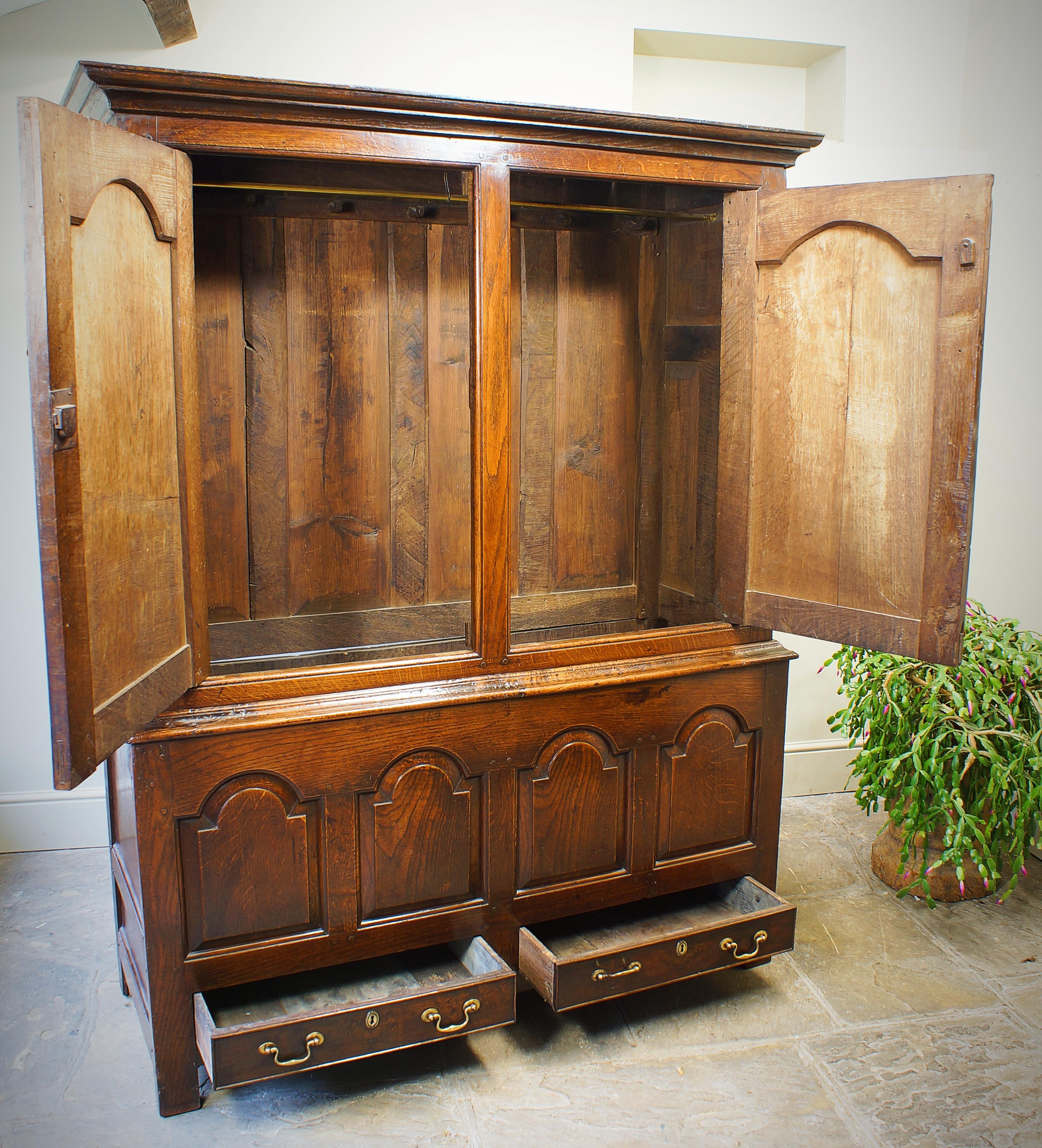 18th Century Welsh Oak Press Cupboard. For Sale 7