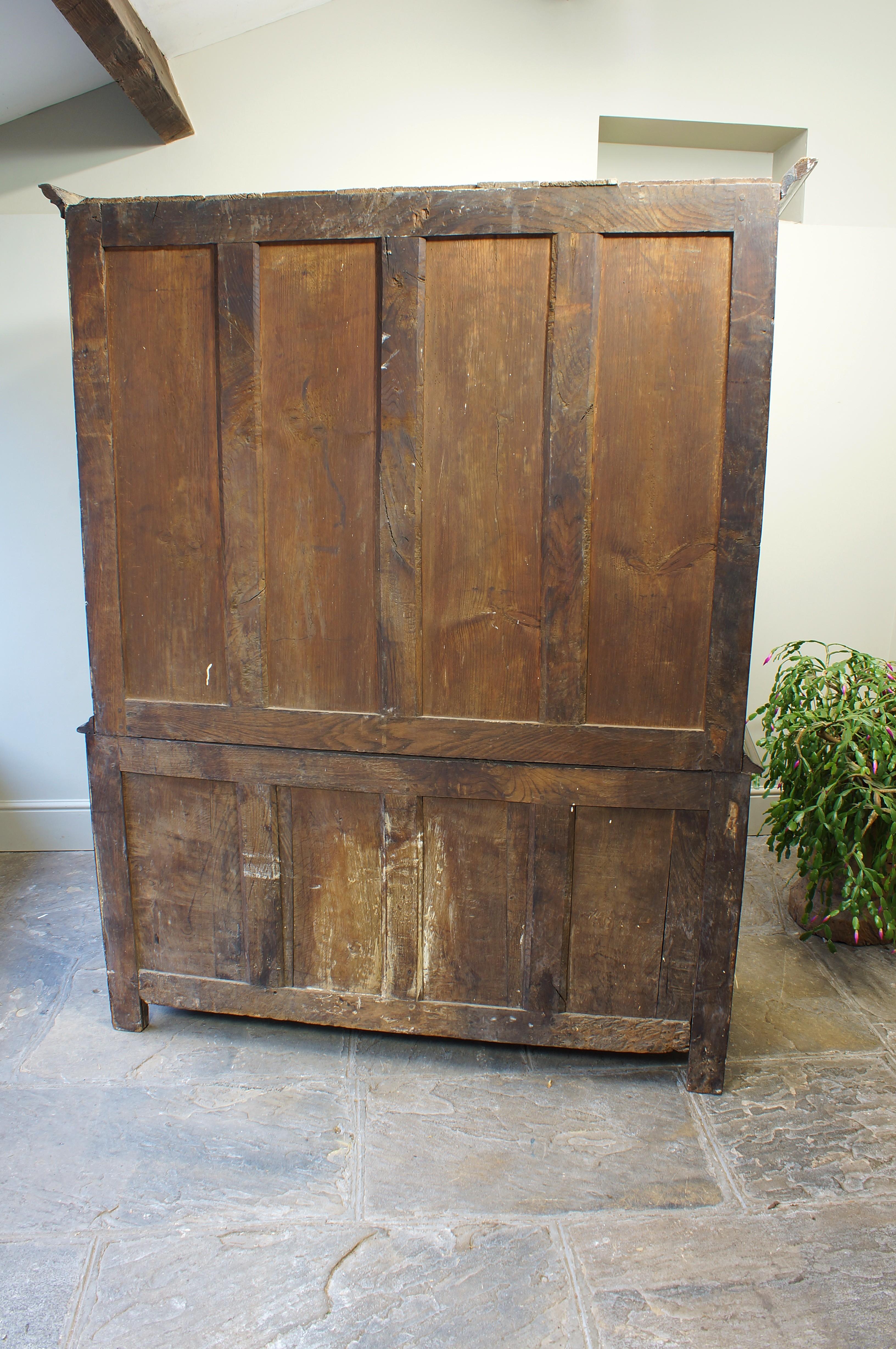 18th Century Welsh Oak Press Cupboard. In Good Condition For Sale In Skipton, GB