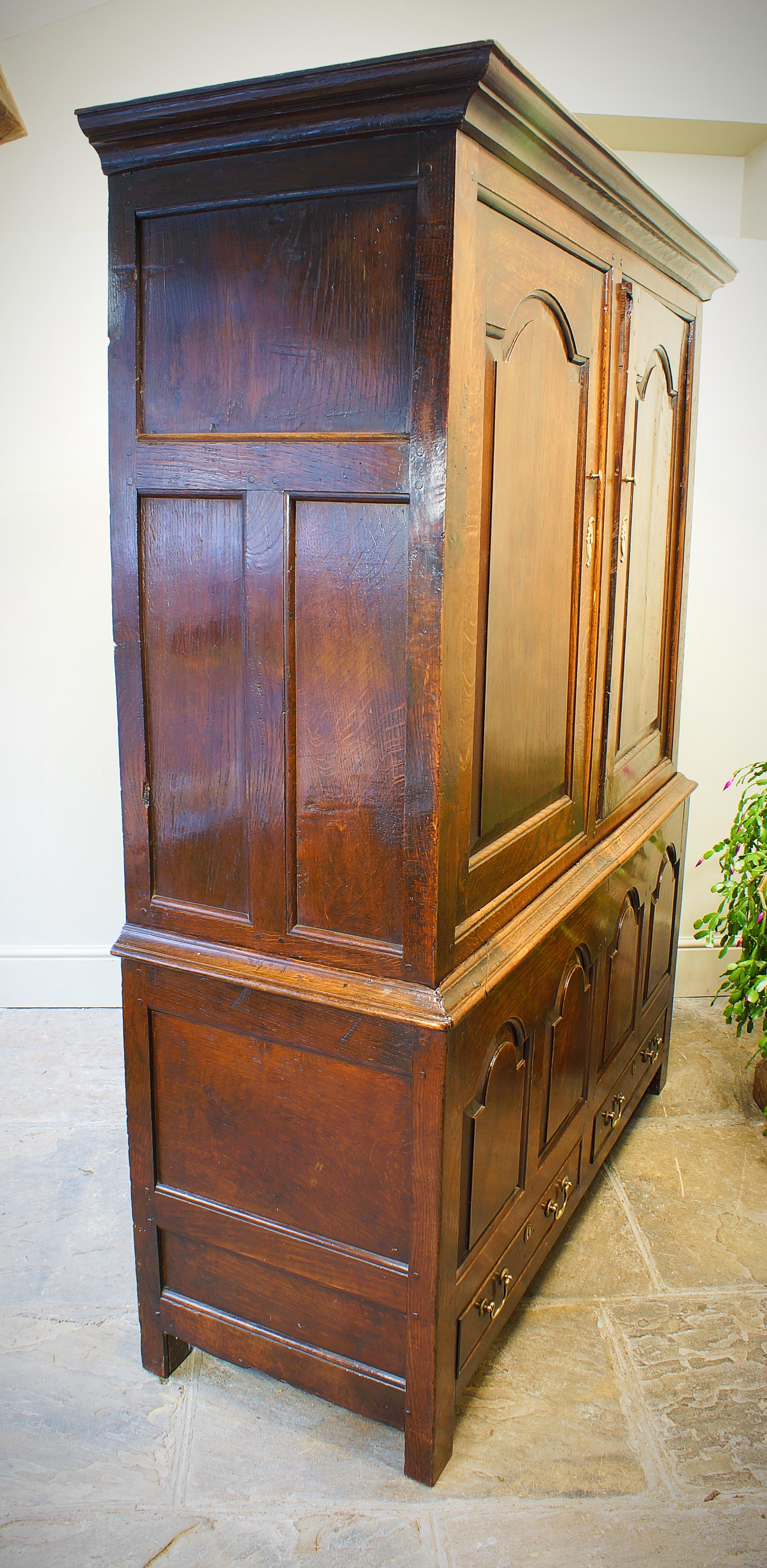18th Century Welsh Oak Press Cupboard. For Sale 1