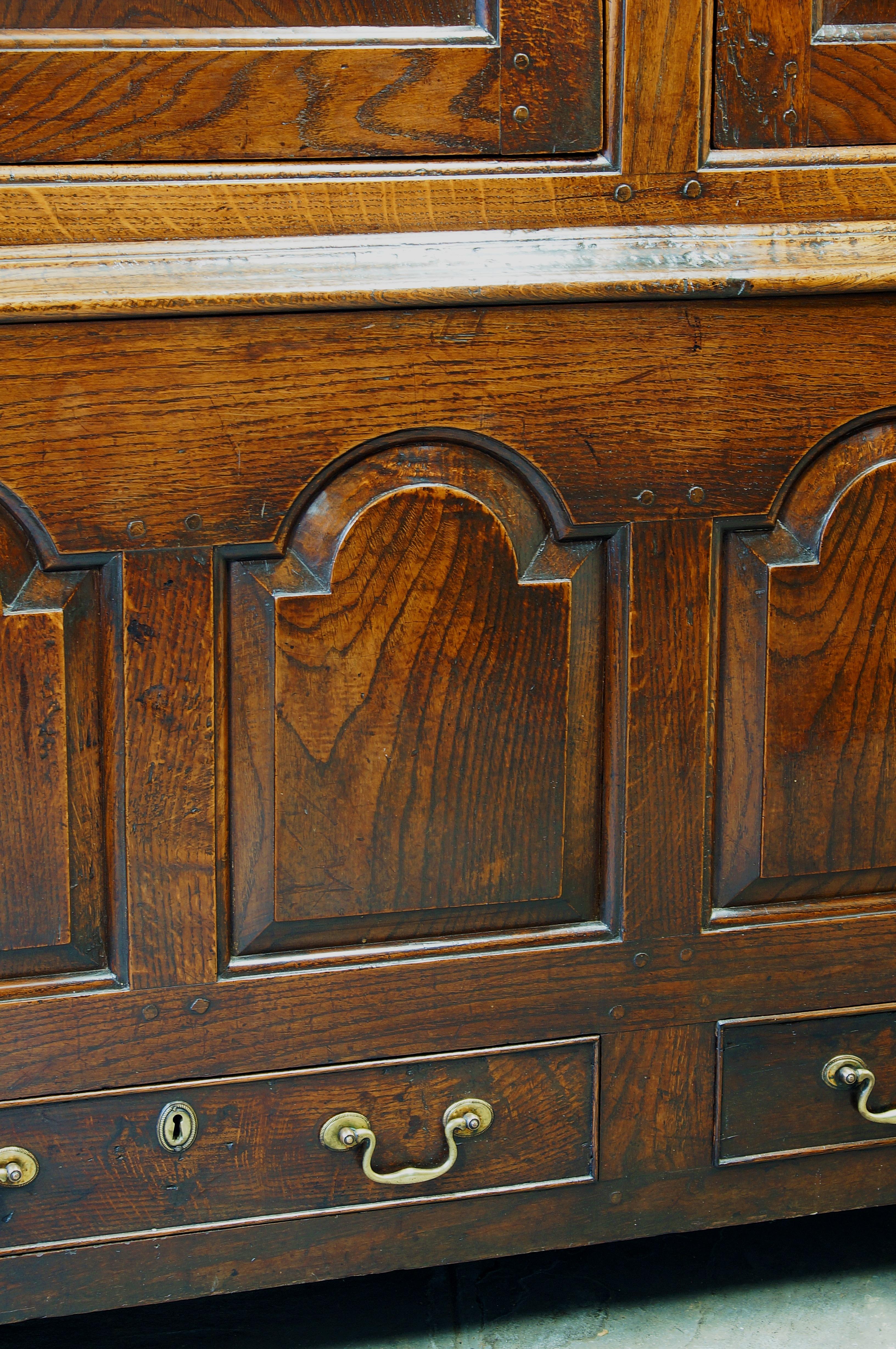 18th Century Welsh Oak Press Cupboard. For Sale 5
