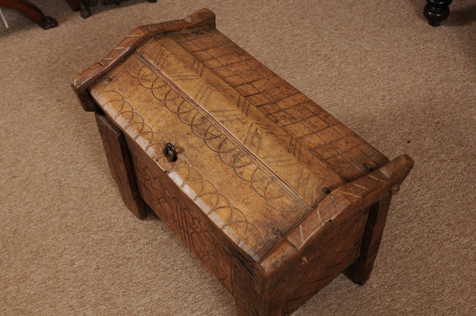 18th Century Welsh Strong Box with Carved Detail For Sale 6