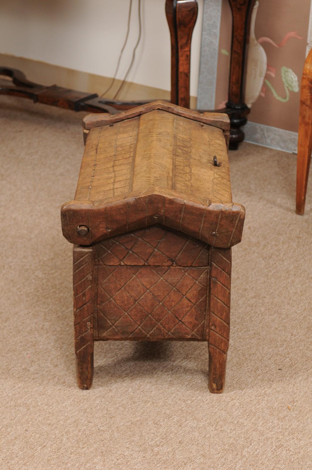 Caja fuerte galesa del siglo XVIII con detalle tallado siglo XVIII y antes en venta