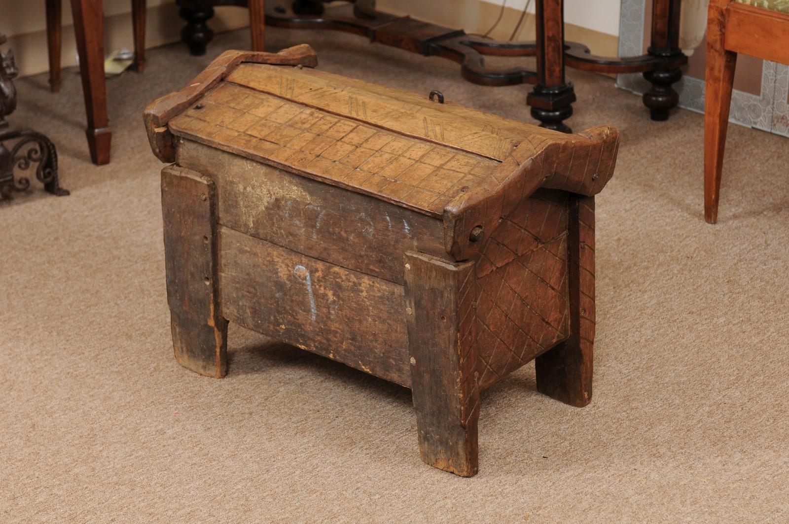 18th Century Welsh Strong Box with Carved Detail For Sale 2