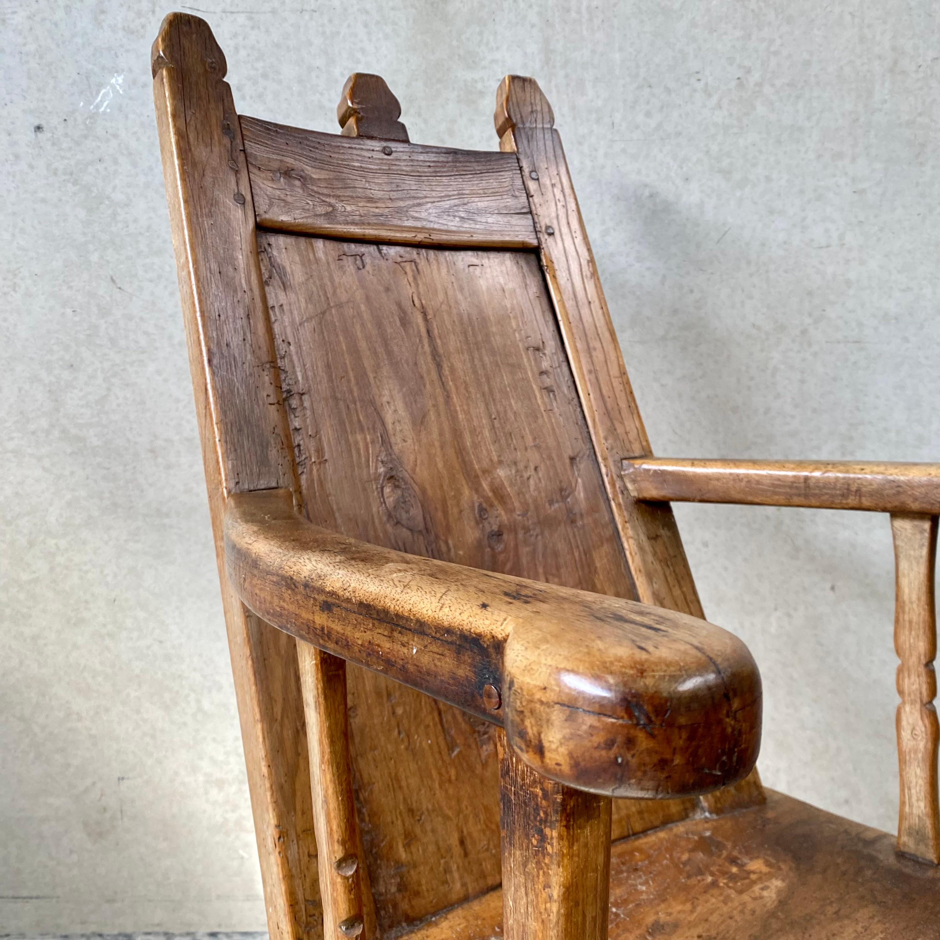 British 18th Century Rustik Oak Welsh Vernacular Armchair Hall Chair Wainscot For Sale