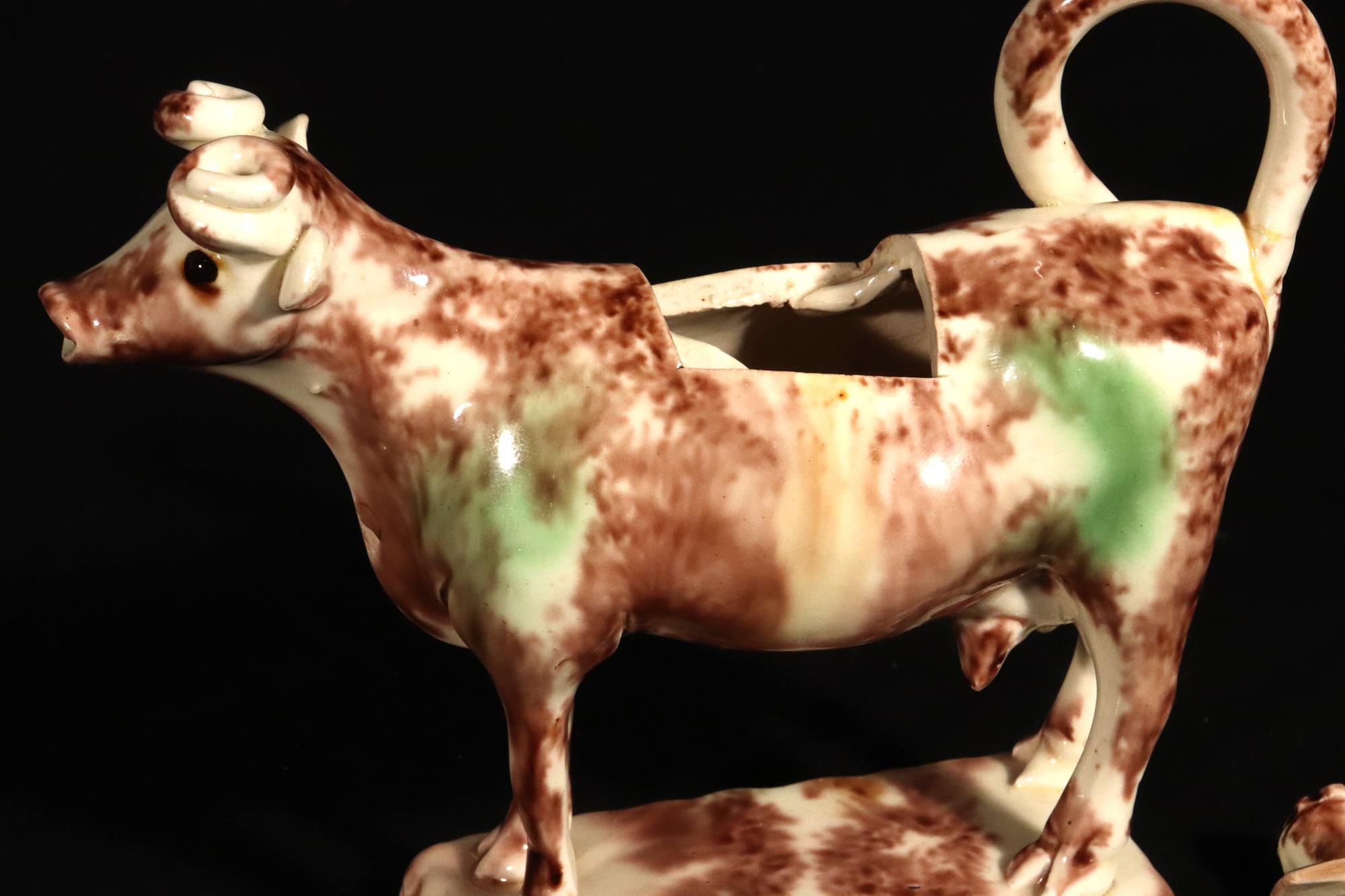 Crémier et couvercle de vache de type Whieldon du 18e siècle en vente 5