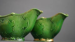 Saucières du 18ème siècle de type Whieldon à glaçure verte avec des restes de dorure d'origine