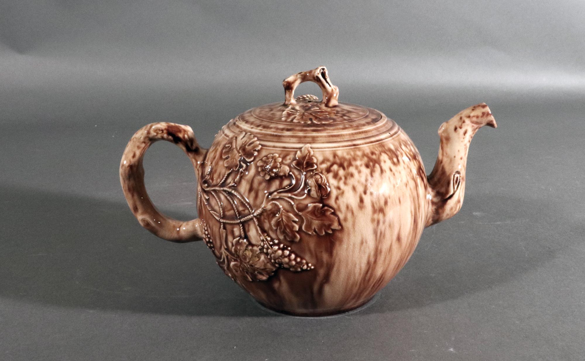 Georgian 18th Century Whieldon-type Large Tortoise-shell Teapot and Cover For Sale