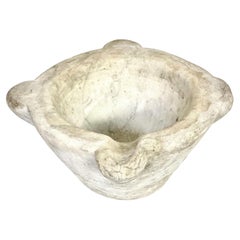 Mortaio di marmo pesante del XVIII secolo