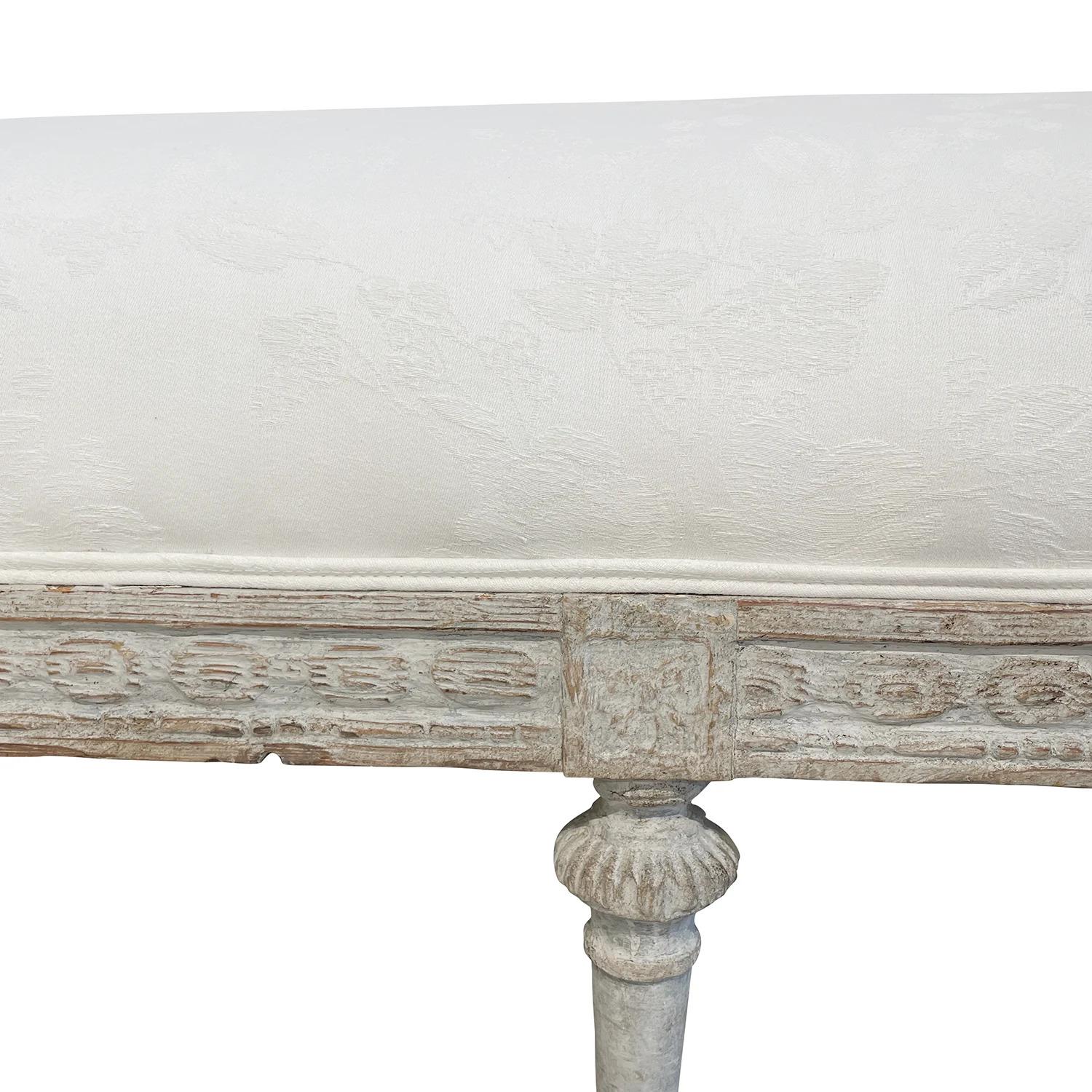 18th Century White-Grey Swedish Gustavian Pinewood Sofa Bench, Antique Daybed For Sale 8