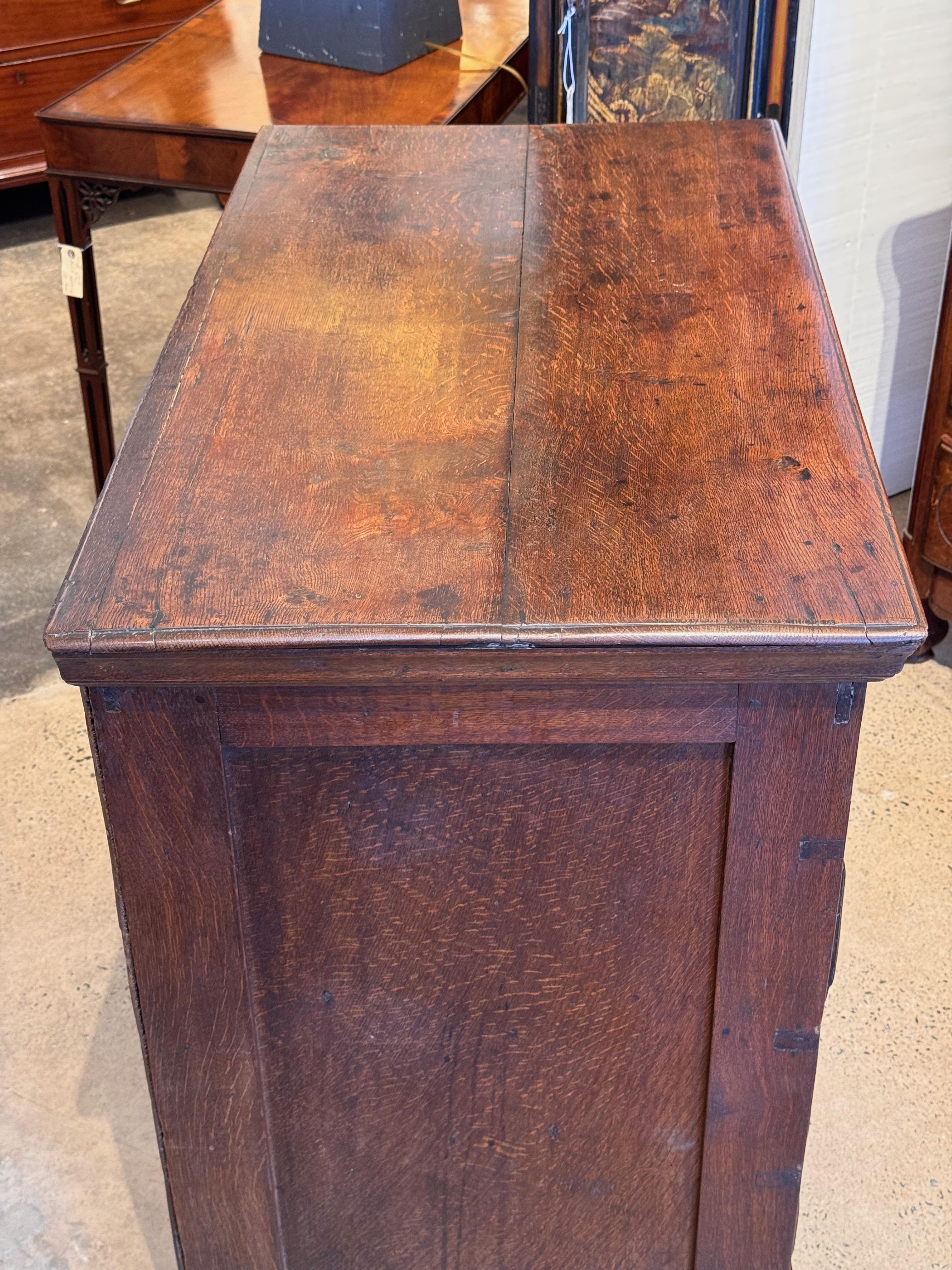 18th Century William & Mary Oak Chest For Sale 4