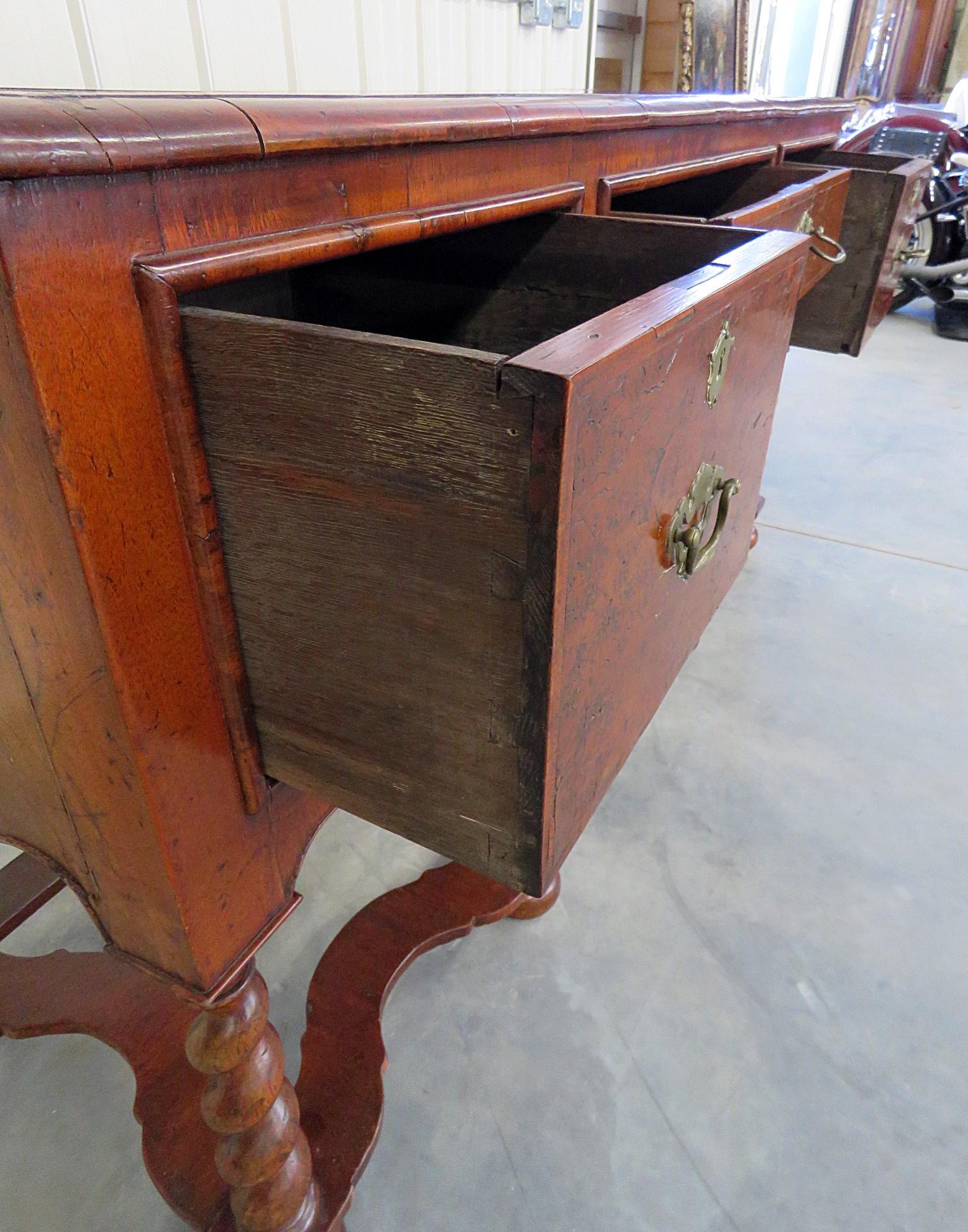 Antique 18th Century William & Mary Barley Twist Buffet Server Sideboard In Good Condition In Swedesboro, NJ