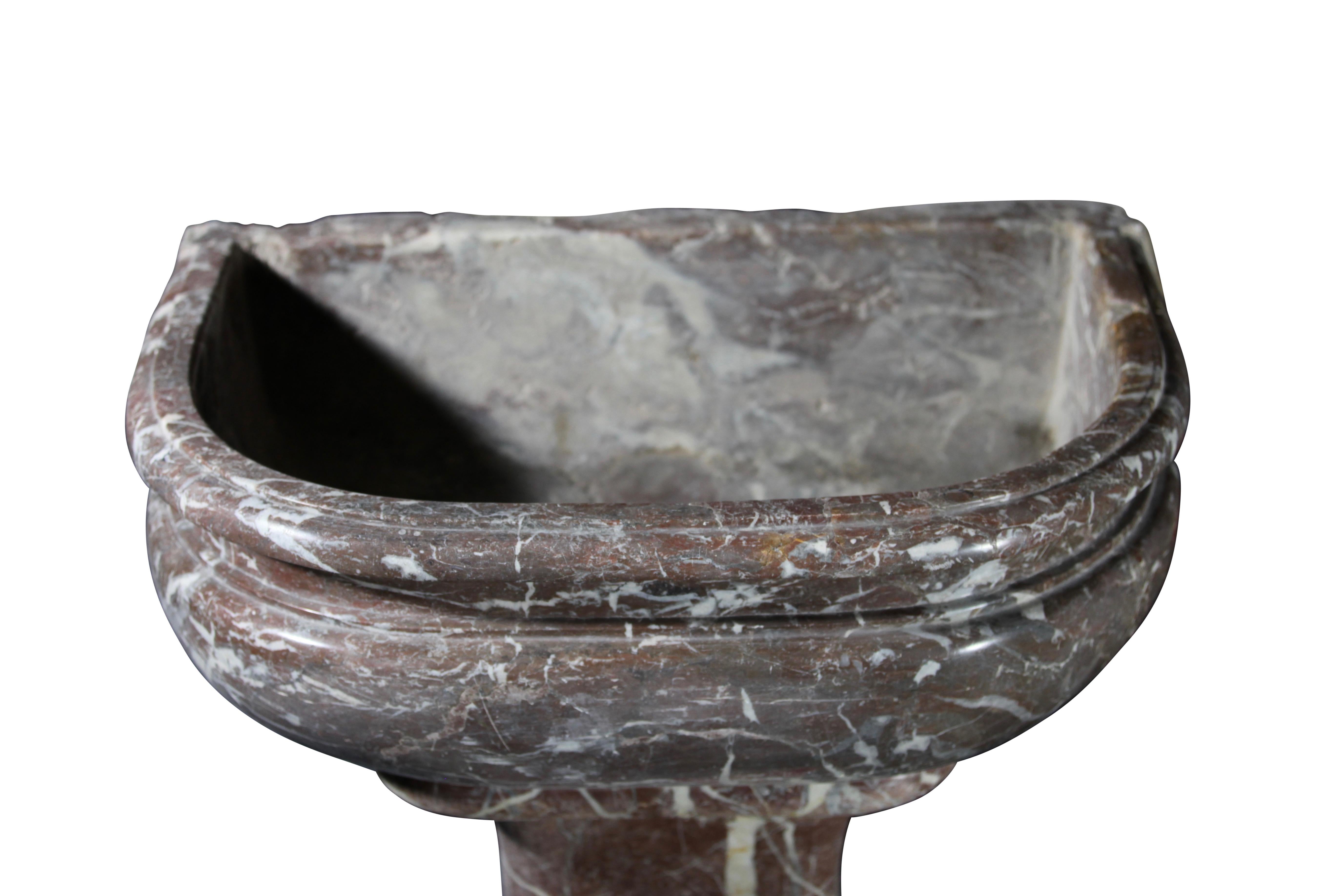 18th Century Wine and Champagne Cooler in Marble In Good Condition For Sale In Beervelde, BE