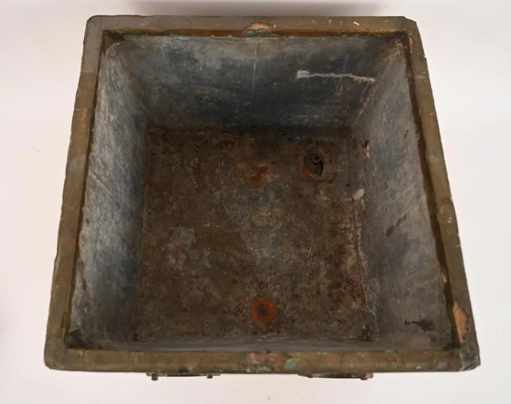 18th Century Wood, Brass and Steel Chinese Ice Chest Line with Galvanized Steel For Sale 9
