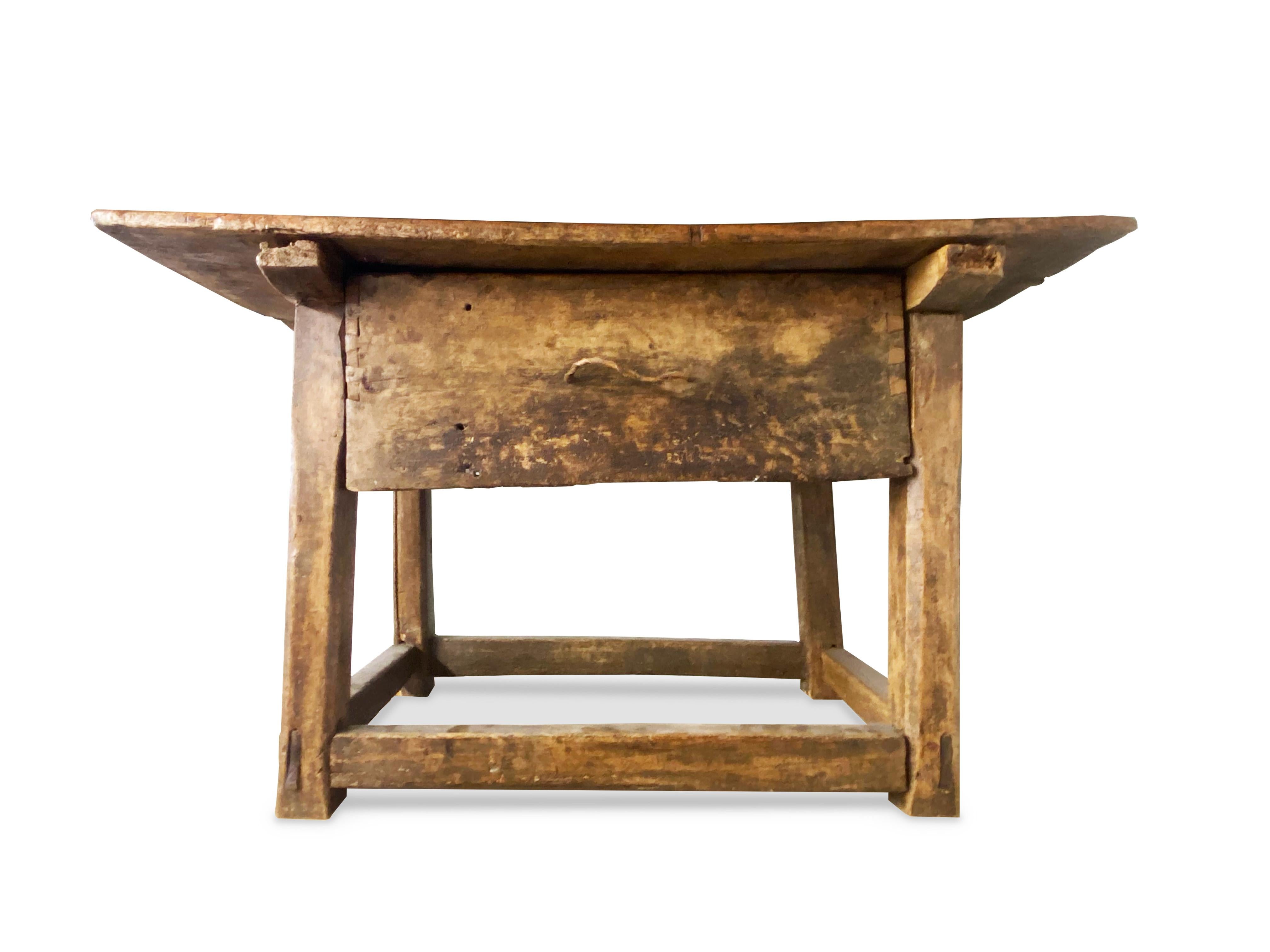 18th Century Wooden Colombian Kitchen Cooking Table In Good Condition In New York, NY