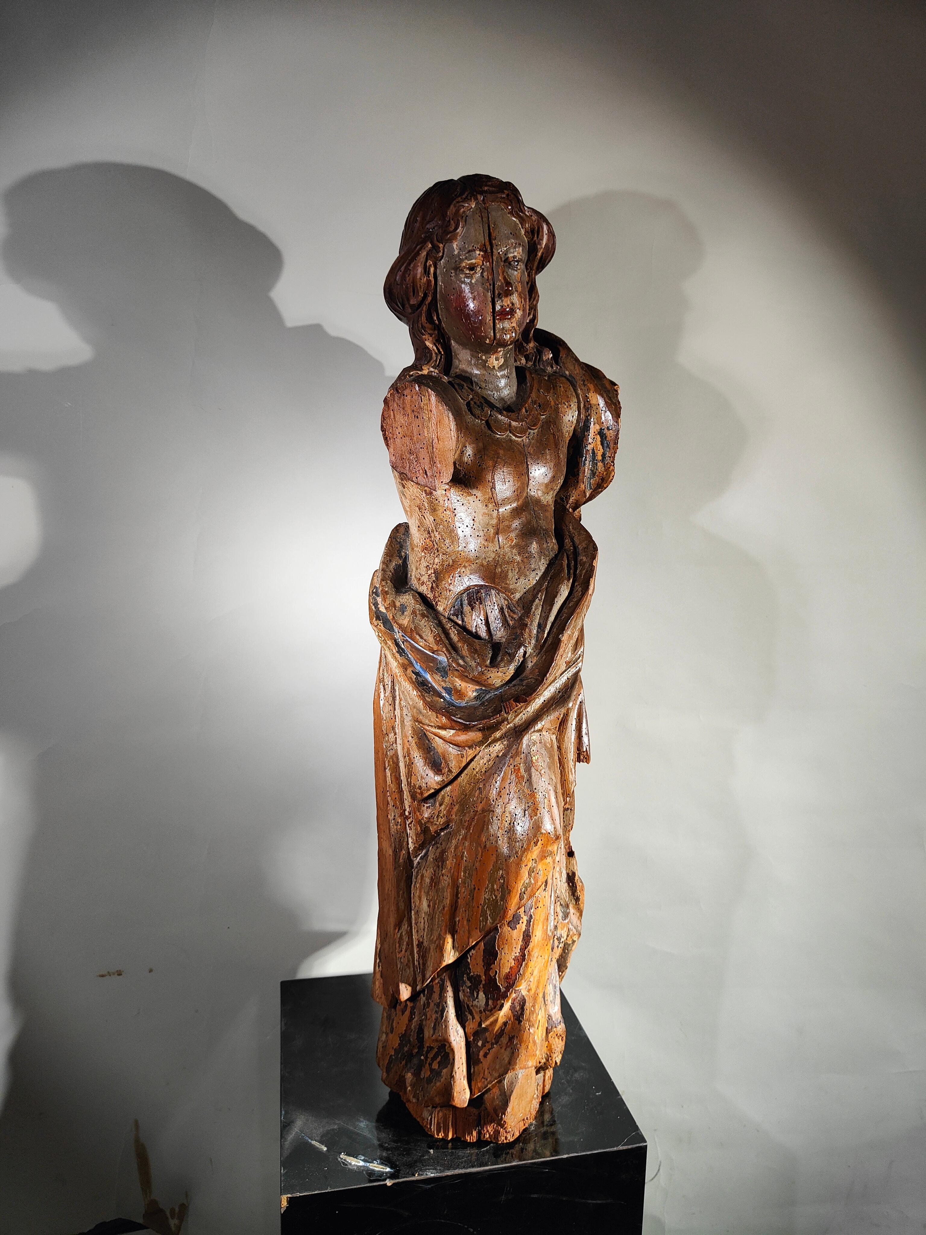 18th Century Wooden Sculpture of the Virgin Mary  For Sale 6