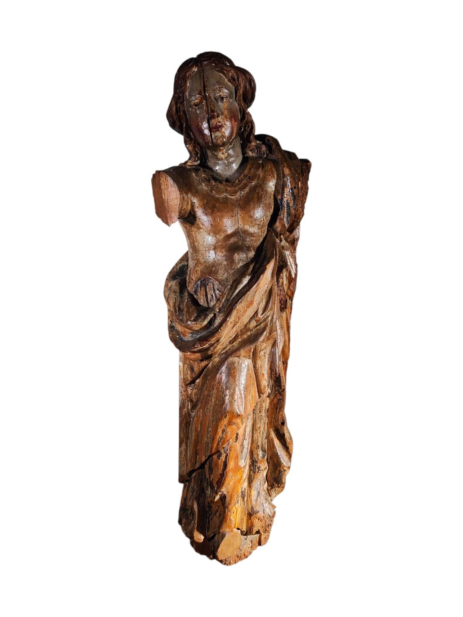 18th Century Wooden Sculpture of the Virgin Mary  In Good Condition For Sale In Madrid, ES