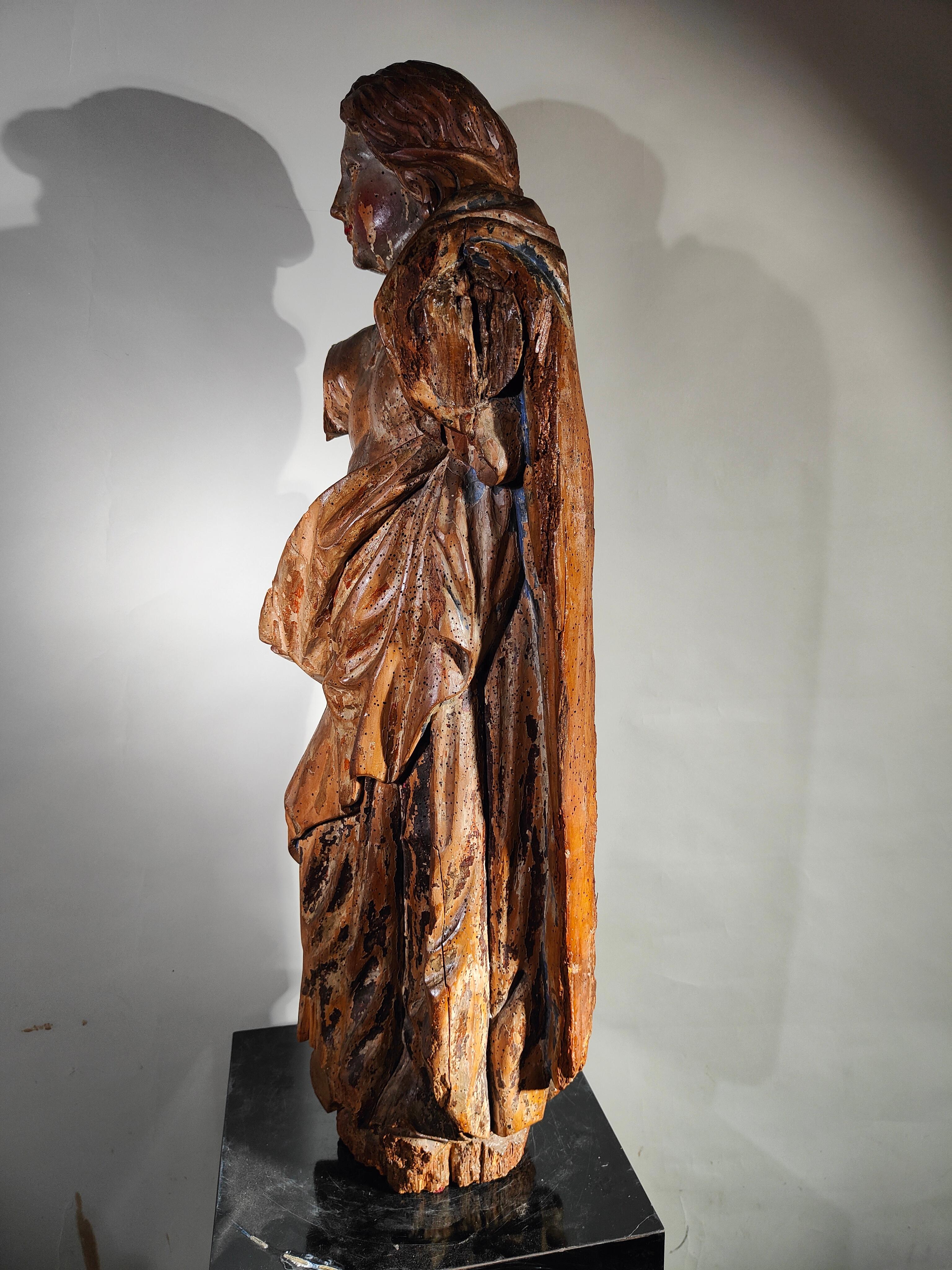 18th Century Wooden Sculpture of the Virgin Mary  For Sale 3