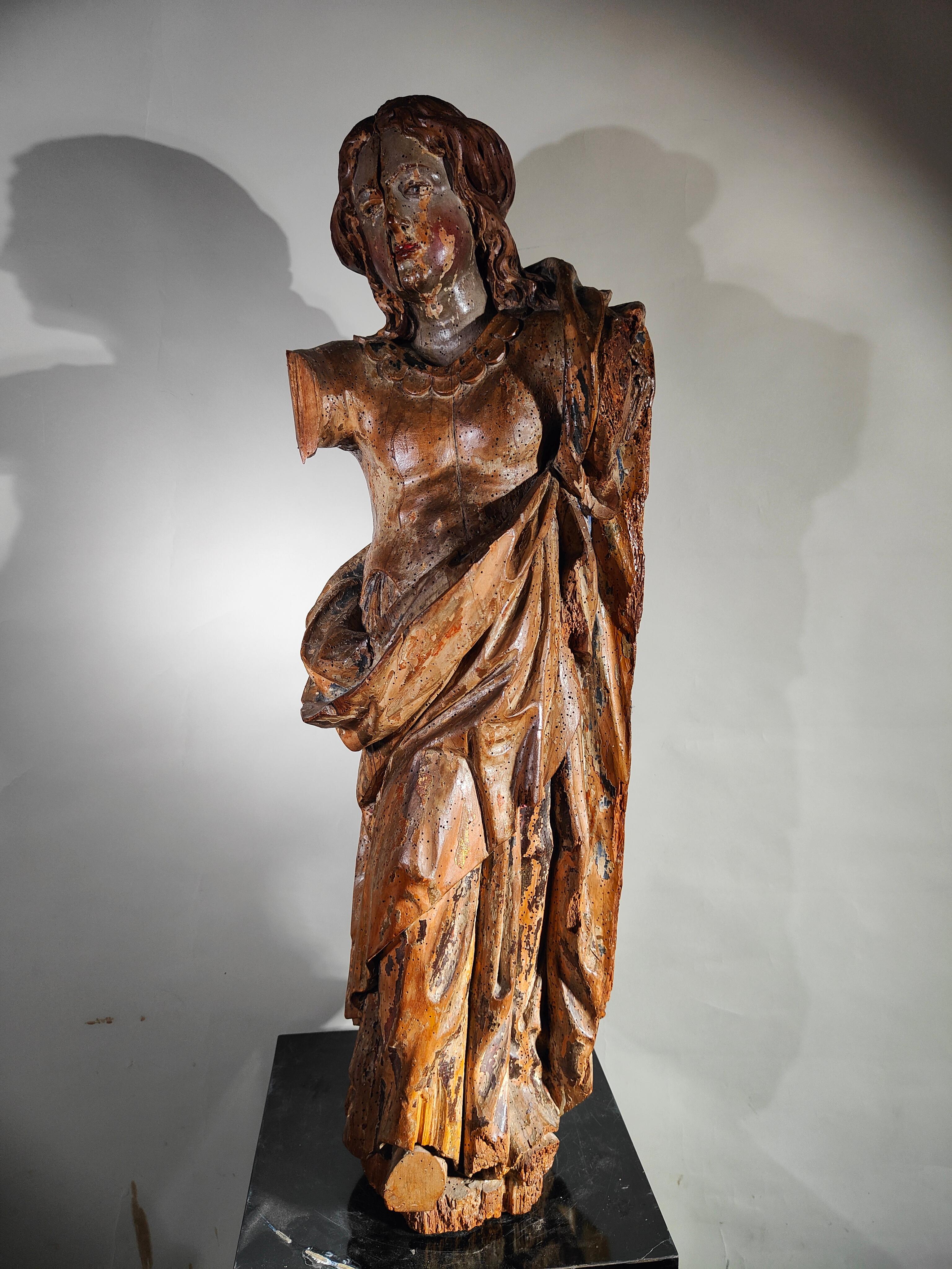 18th Century Wooden Sculpture of the Virgin Mary  For Sale 4