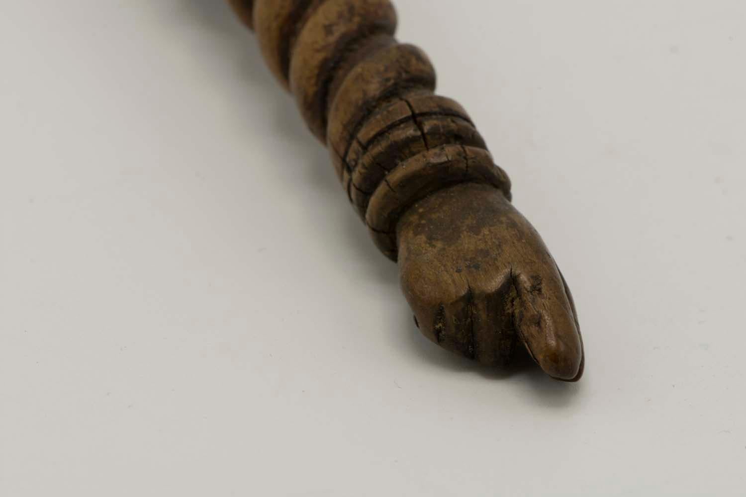 18th Century Wooden Torah Pointer from Alsace For Sale 1