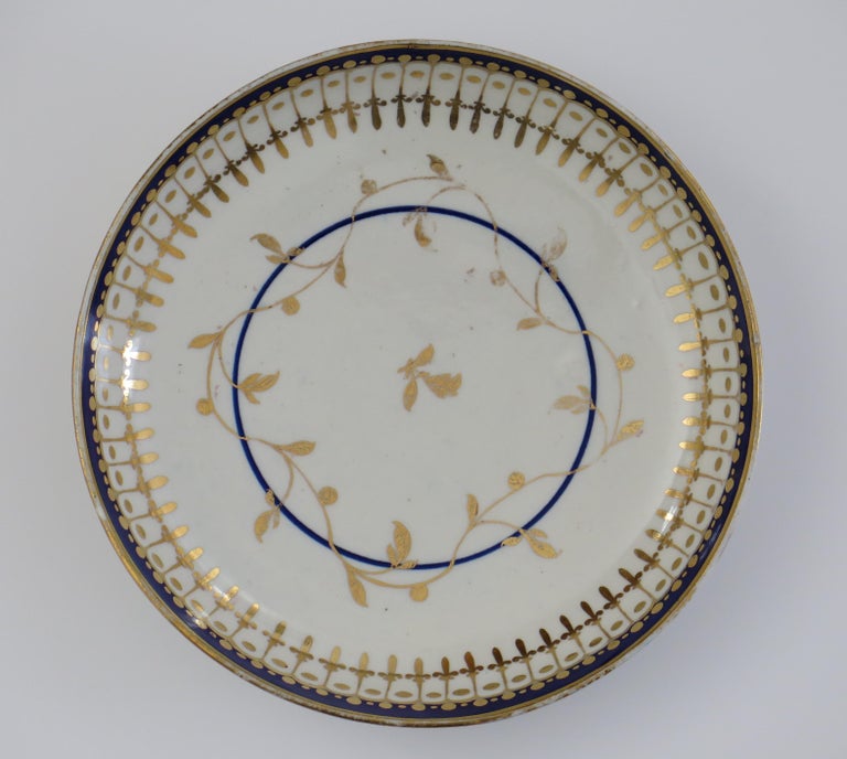 18th Century Worcester Porcelain Saucer Dish or Bowl Blue and Gold Ptn ...