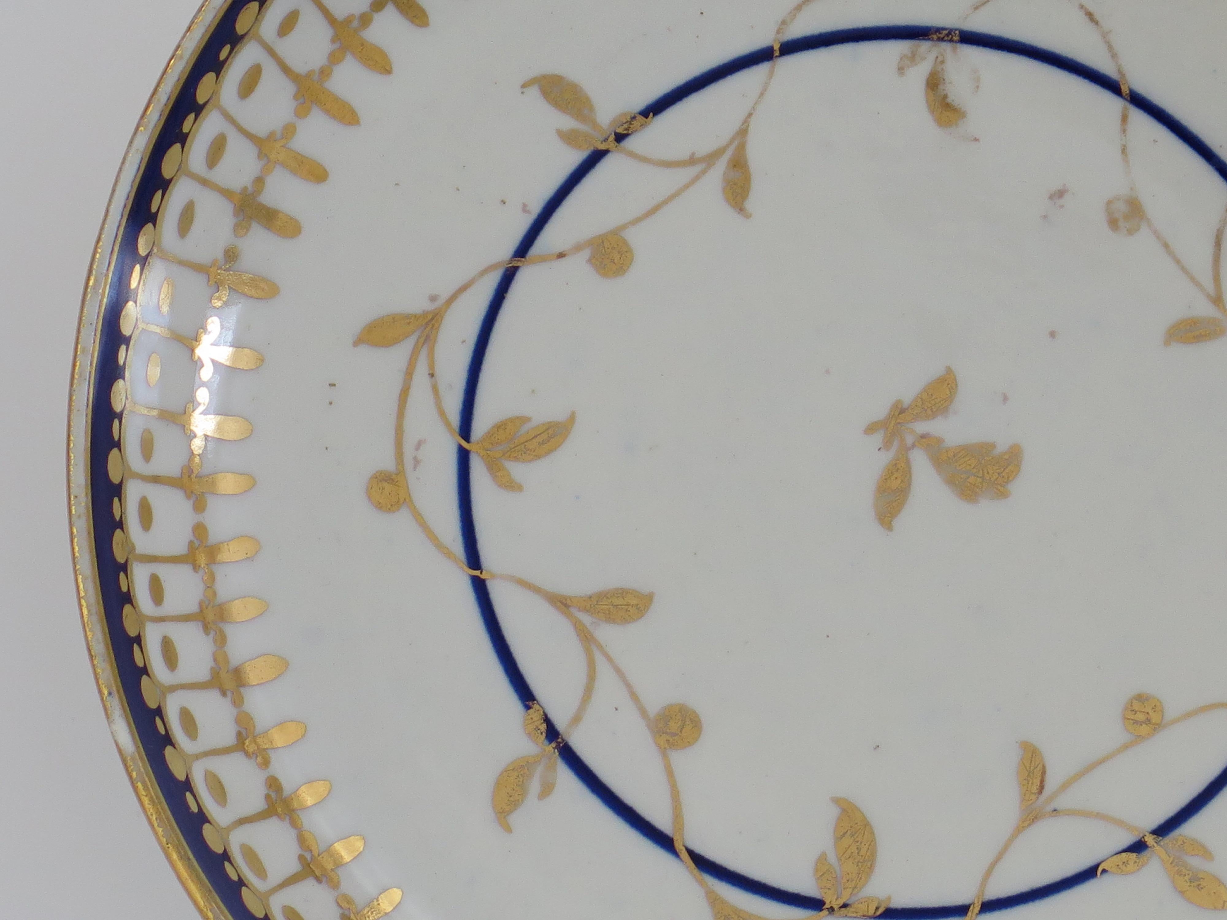 18th Century and Earlier 18th Century Worcester Porcelain Saucer Dish or Bowl Blue & Gold Ptn, circa 1780 For Sale