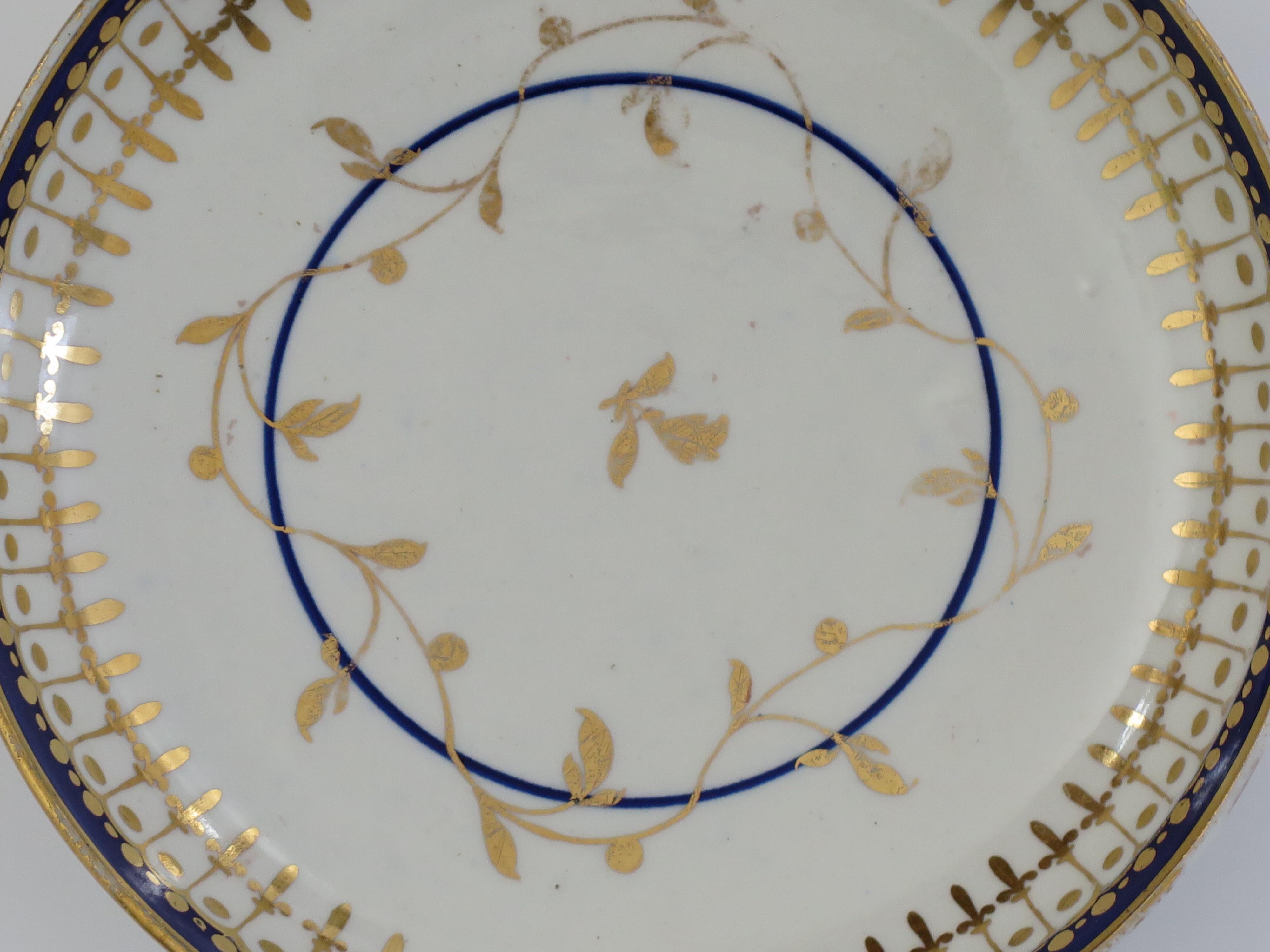 18th Century Worcester Porcelain Saucer Dish or Bowl Blue & Gold Ptn, circa 1780 For Sale 1