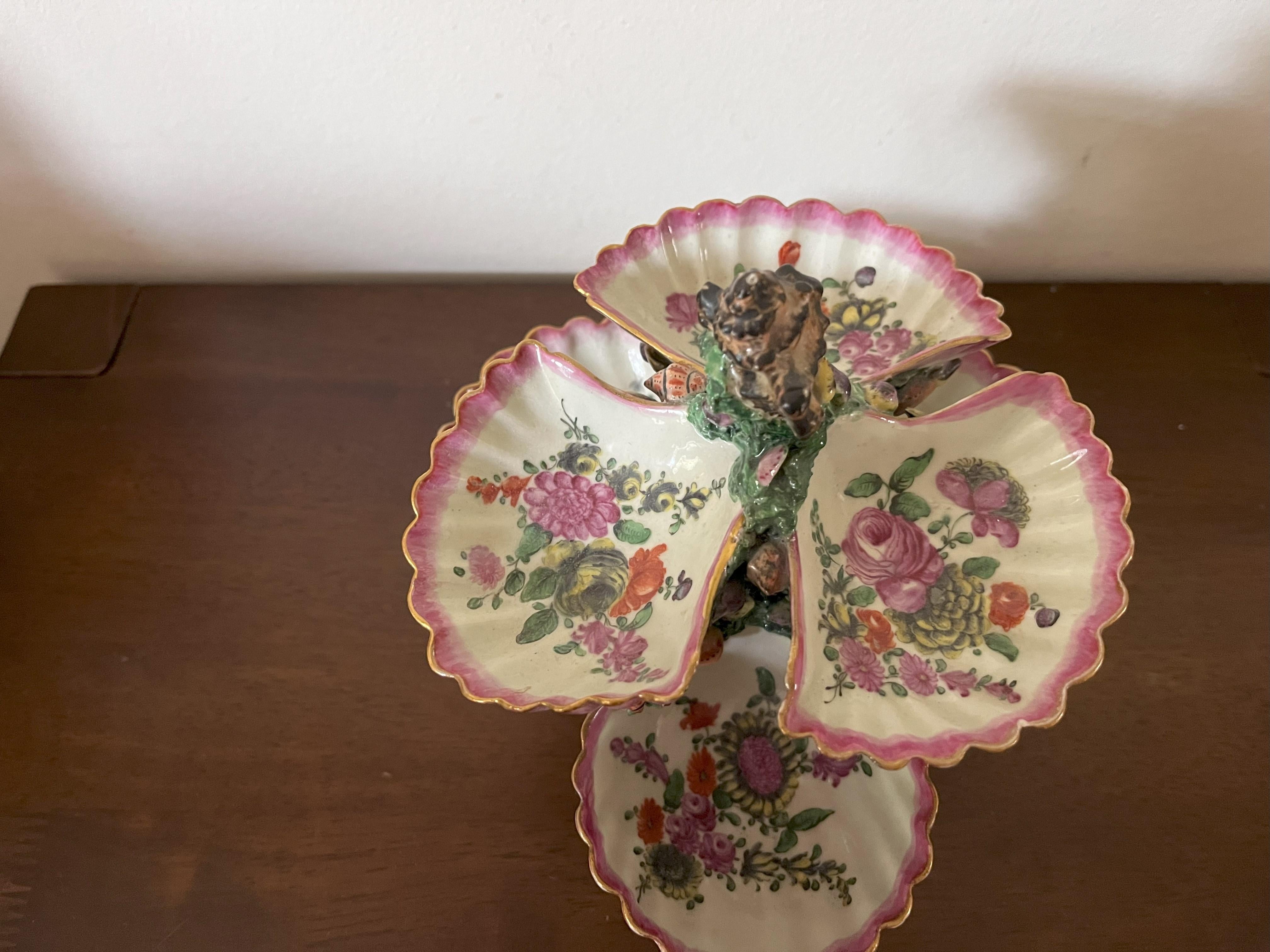 18th Century Worcester Porcelain Shell Centrepiece, circa 1770 For Sale 1