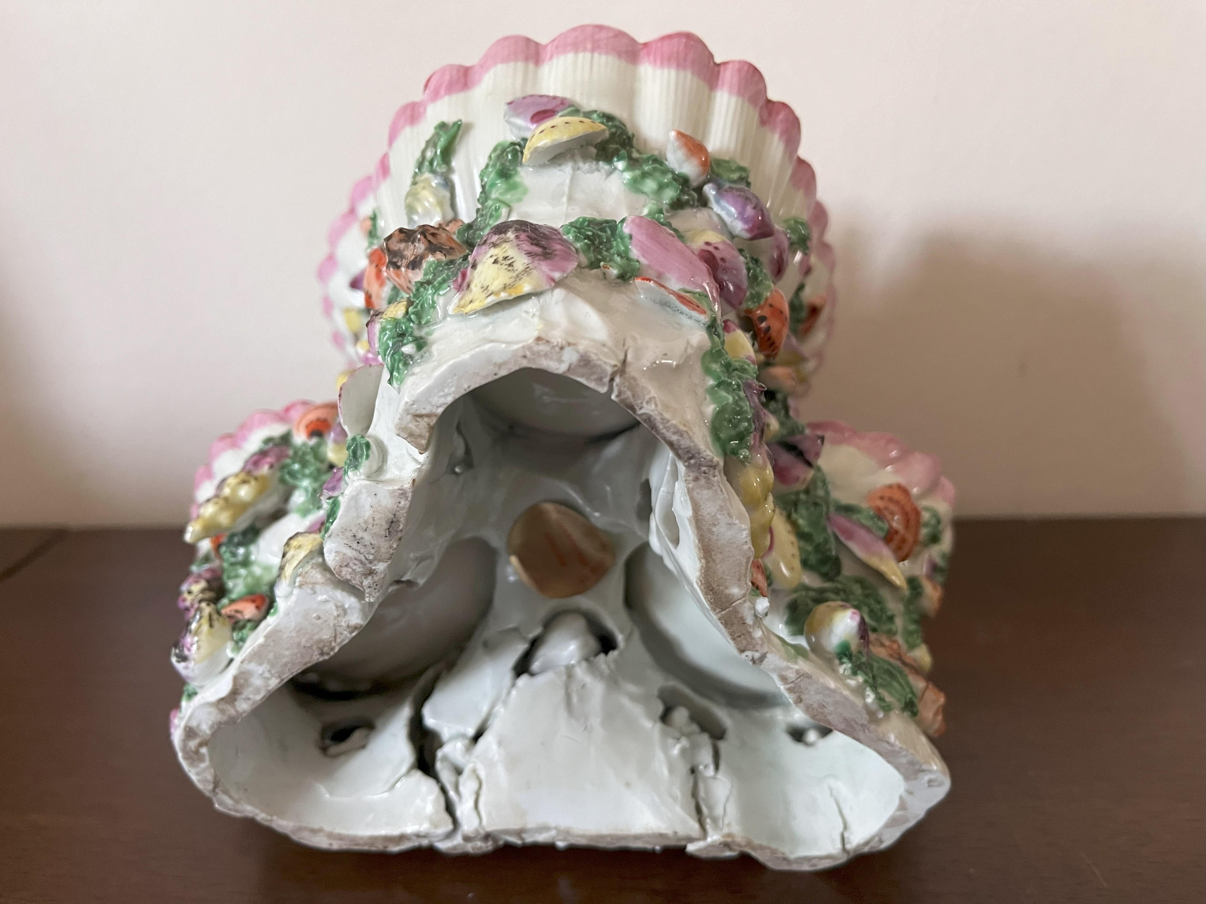 18th Century Worcester Porcelain Shell Centrepiece, circa 1770 For Sale 2