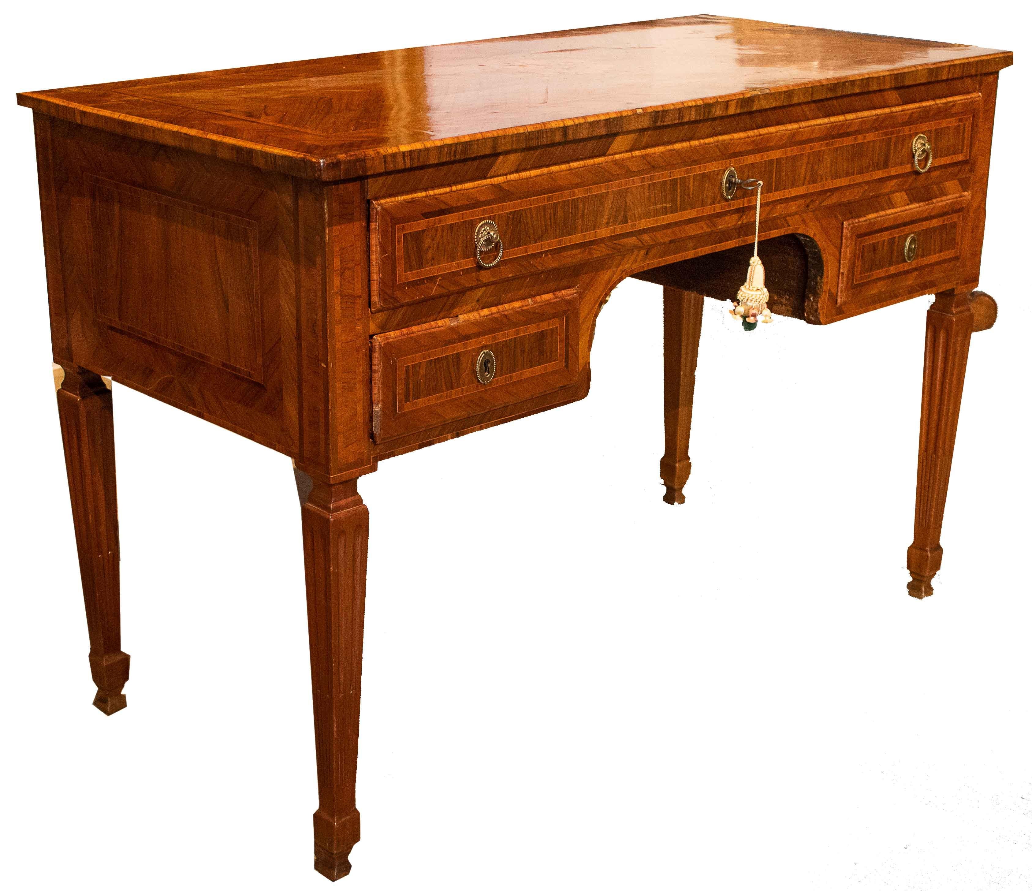 18th Century Writing Desk Louis XVI style Walnut Wood 5