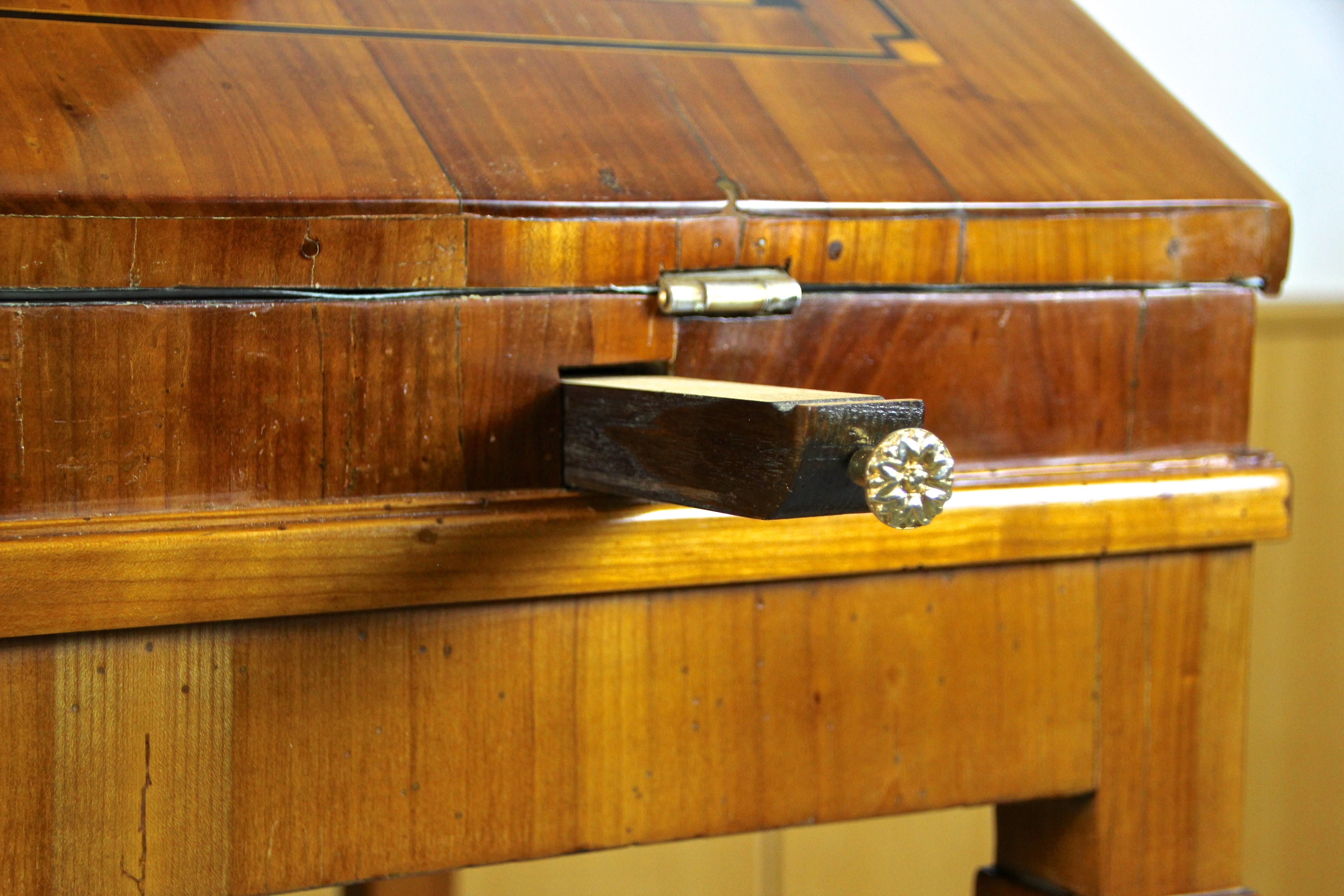 18th Century Writing Secretaire Cherrywood Josephinism Period, Austria In Good Condition In Lichtenberg, AT