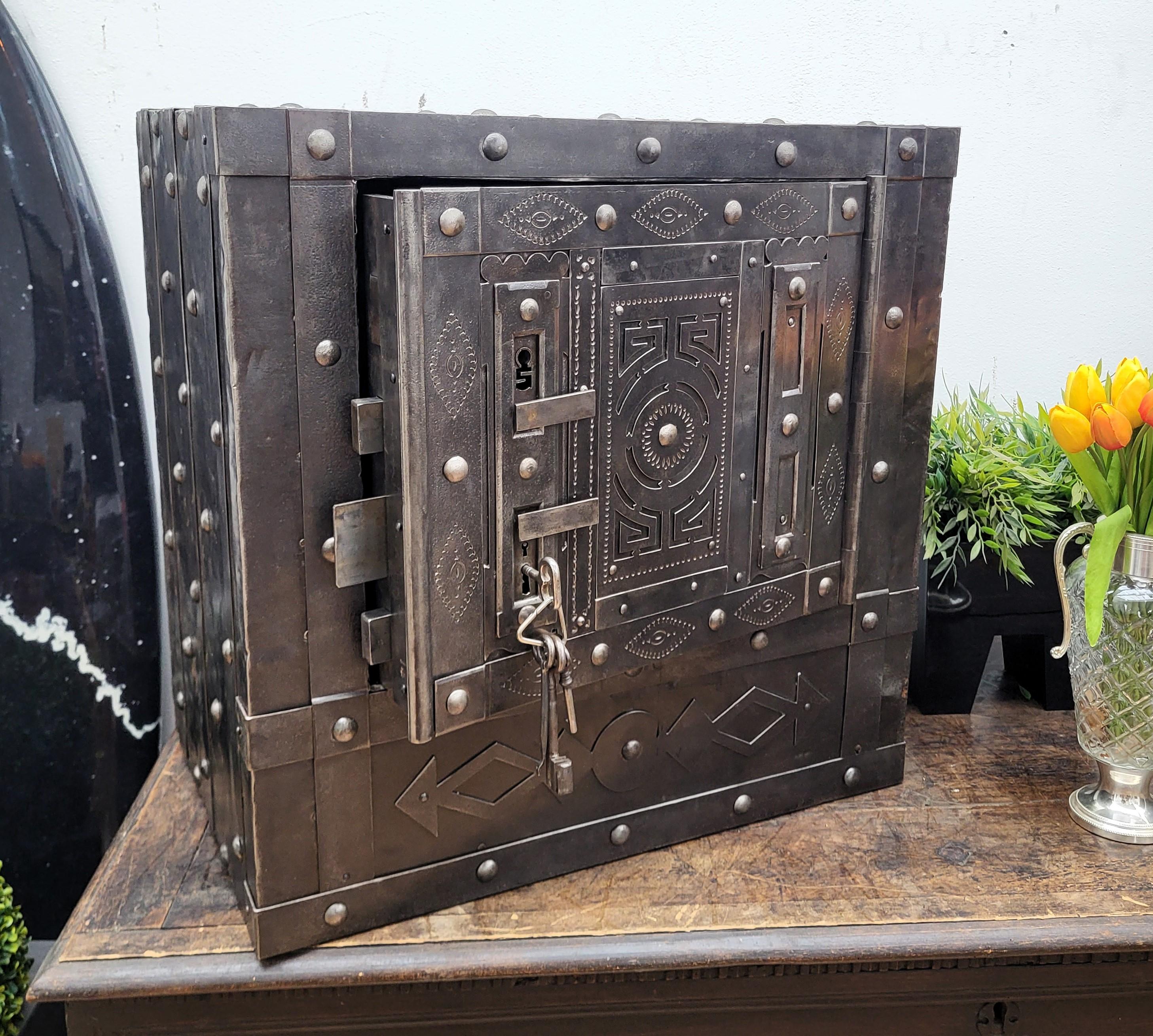 18th Century Wrought Iron Italian Antique Hobnail Safe Strong Box Bar Cabinet 3