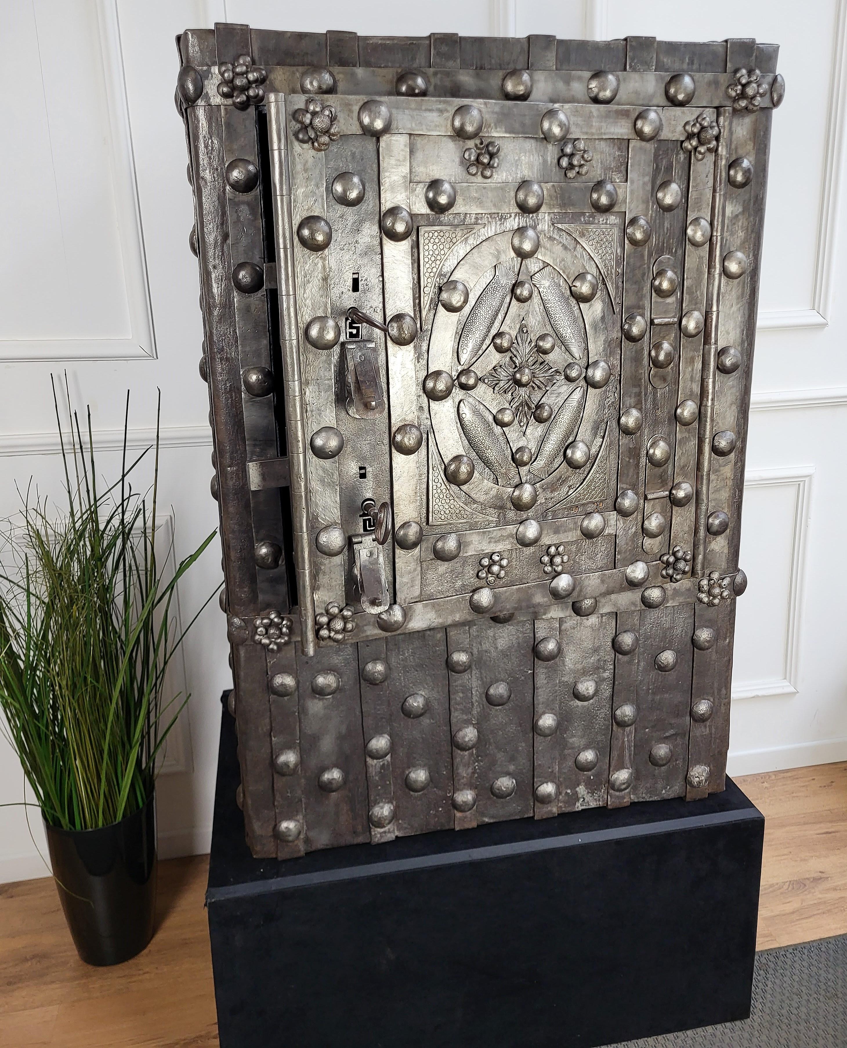 Metal 18th Century Wrought Iron Italian Antique Hobnail Safe Strong Box Bar Cabinet