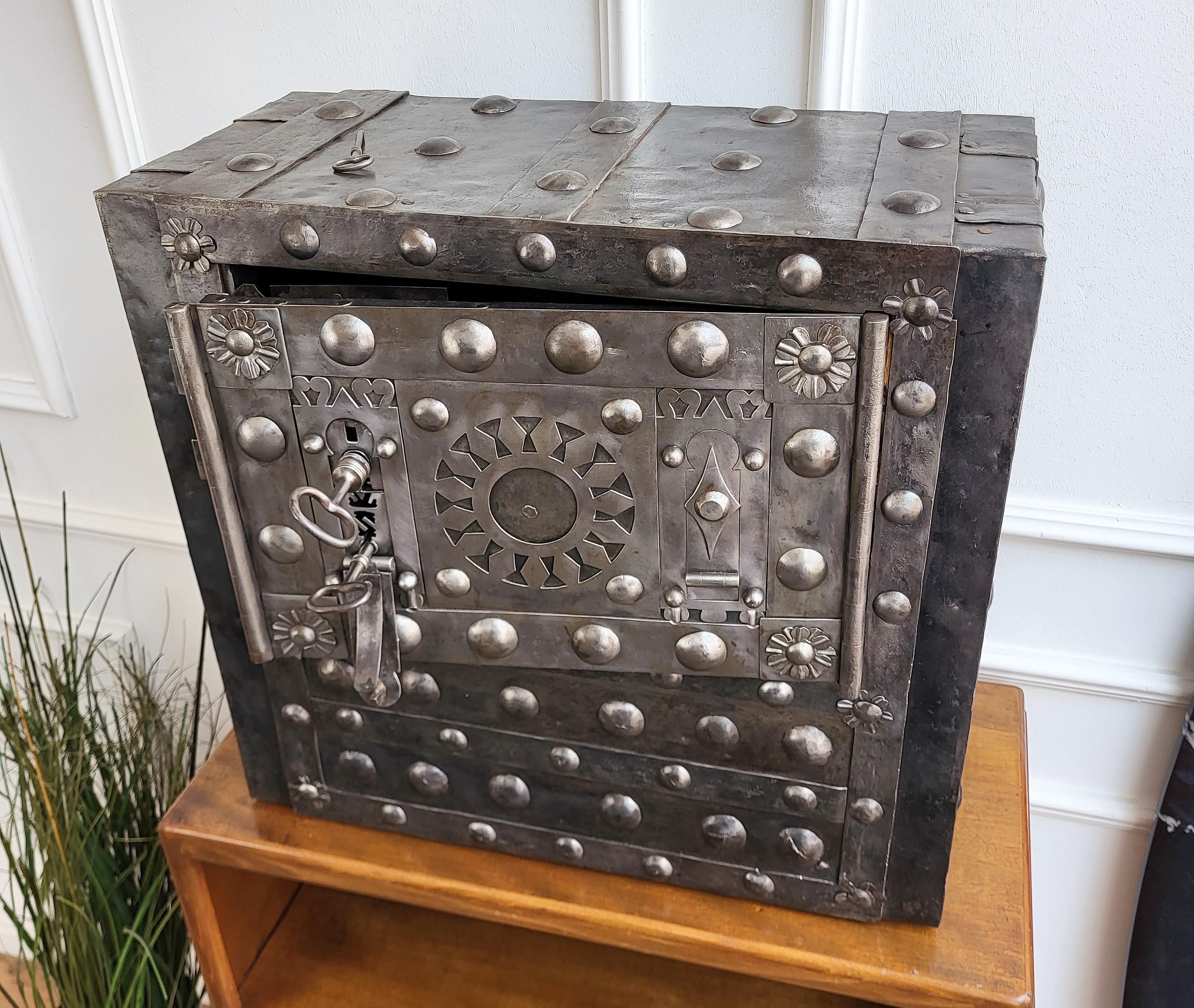 18th Century Wrought Iron Italian Antique Hobnail Safe Strong Box Bar Cabinet 3