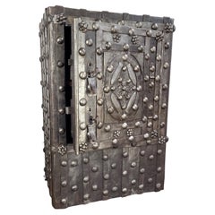 18. Jahrhundert Schmiedeeisen Italienisch Antike Hobnail Safe Strong Box Bar Kabinett