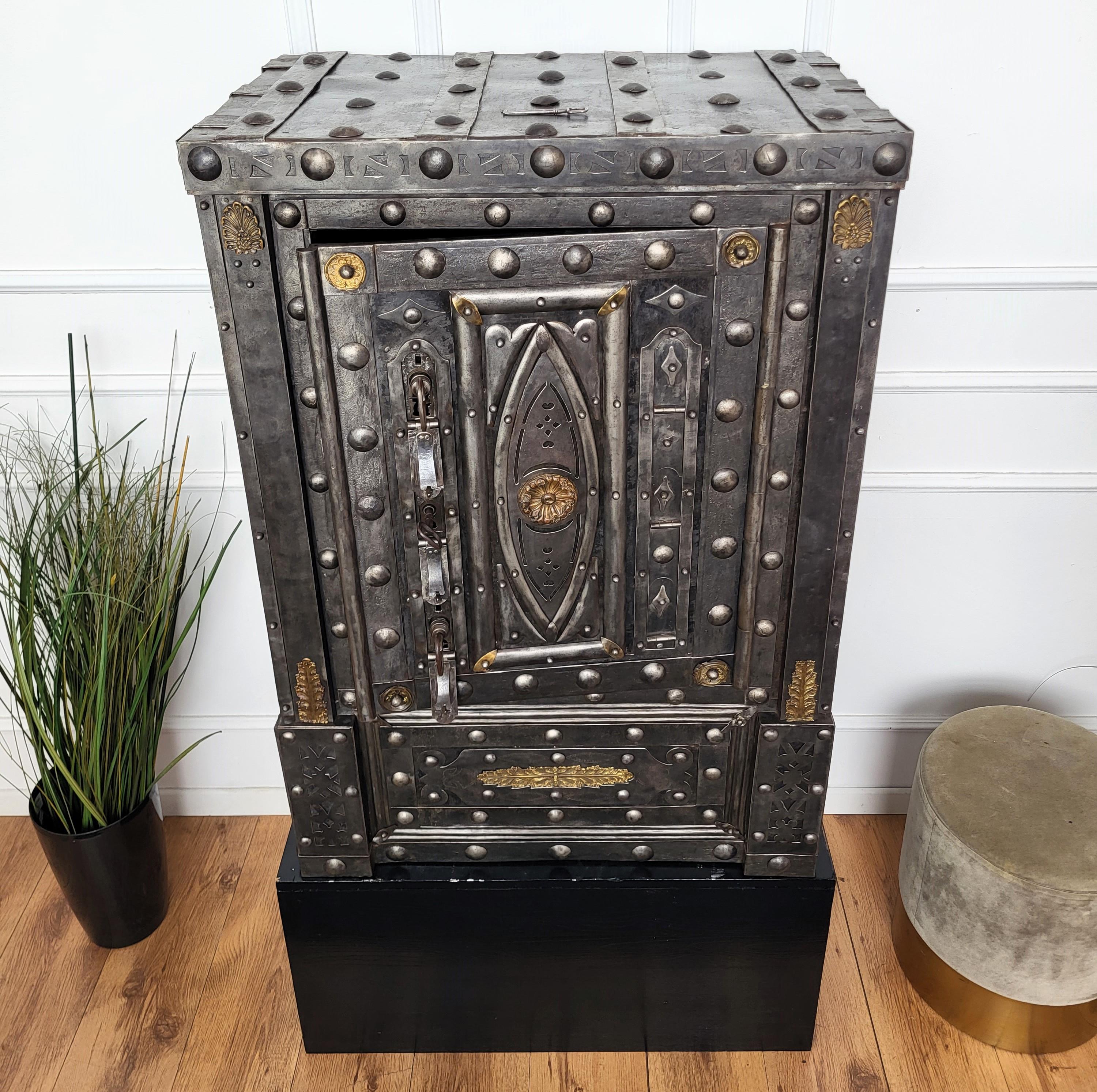 18th Century Wrought Iron Italian Hobnail Antique Safe Strong Box Cabinet 7
