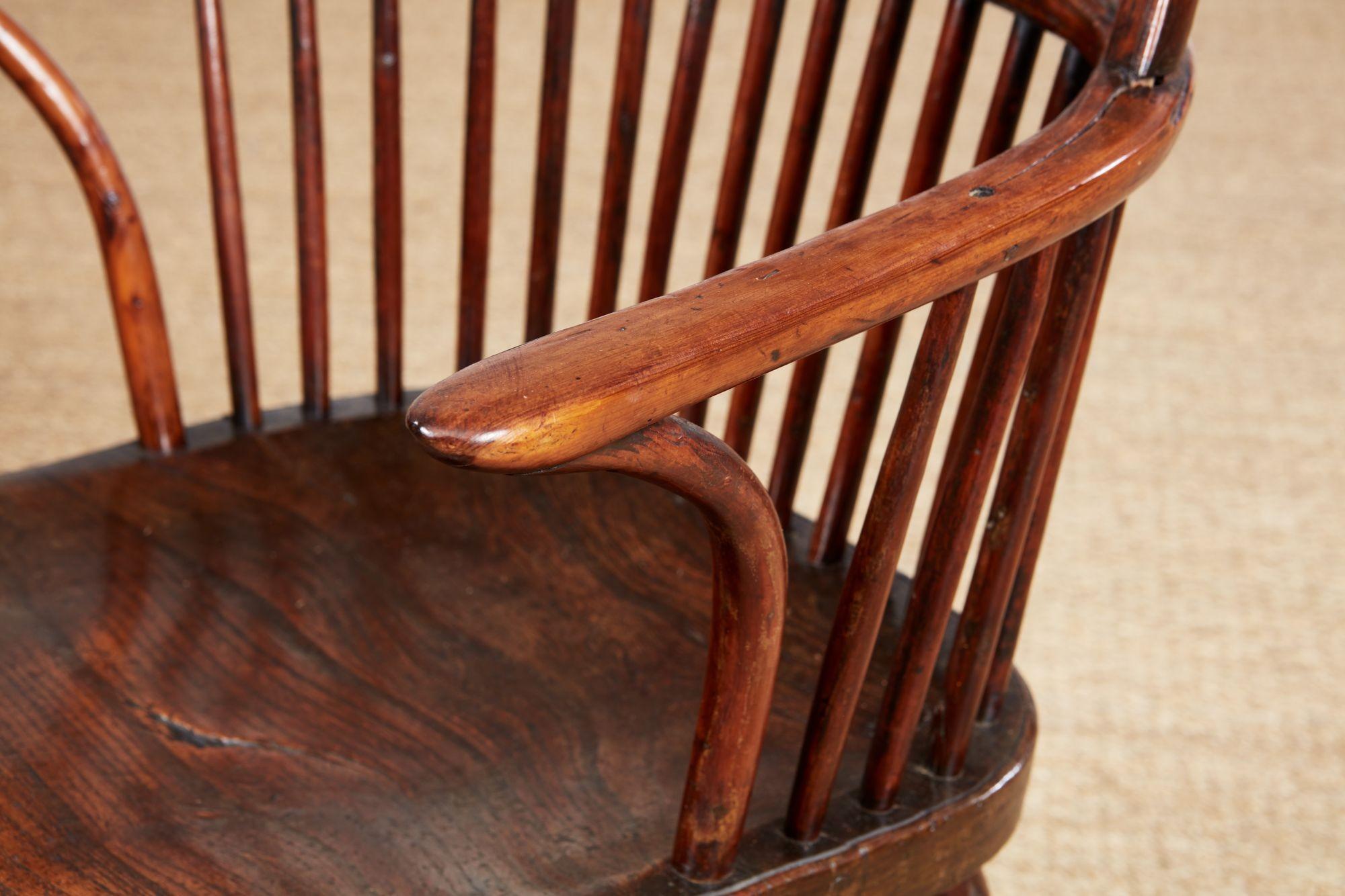 Chaise Windsor à pieds cabrioles en bois d'if du XVIIIe siècle en vente 8