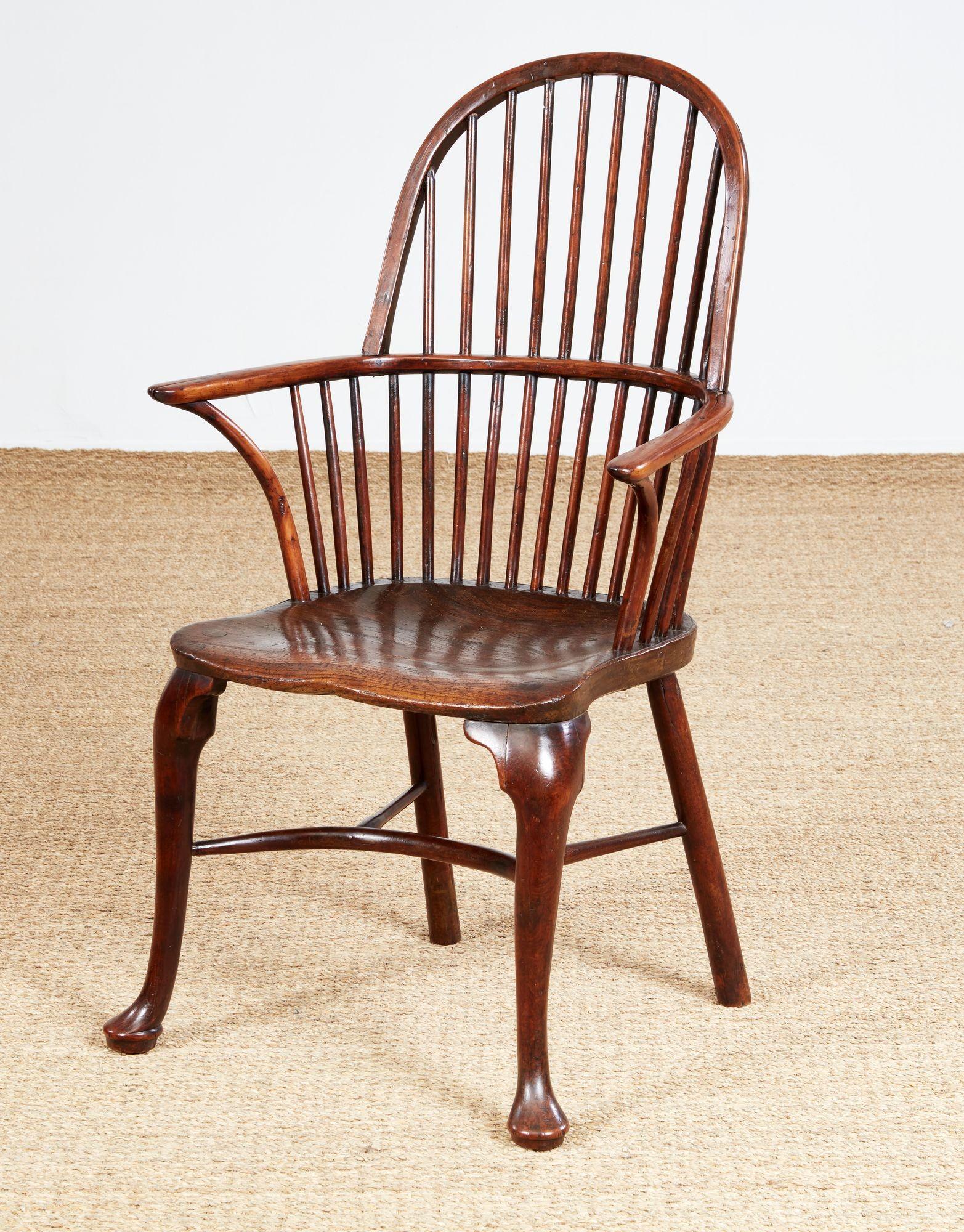 Anglais Chaise Windsor à pieds cabrioles en bois d'if du XVIIIe siècle en vente