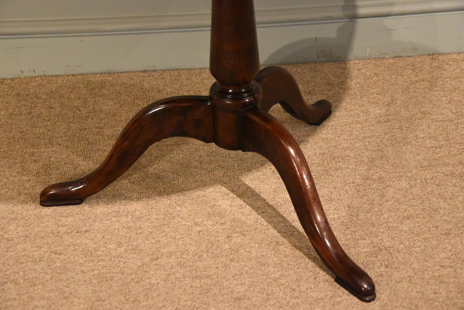 English  18th Century, Yew Wood circular Tripod Table  For Sale