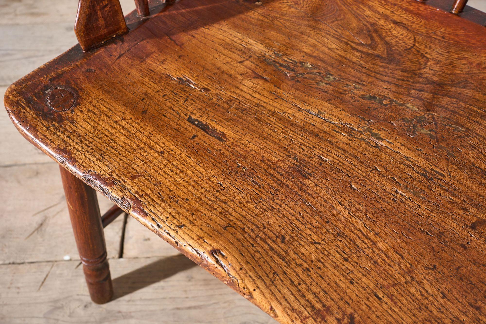 Sedia Windsor con schienale a pettine in legno di tasso del XVIII secolo in vendita 6