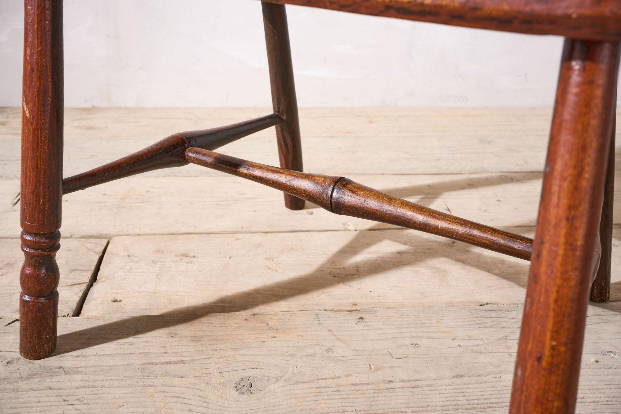 Sedia Windsor con schienale a pettine in legno di tasso del XVIII secolo in vendita 7