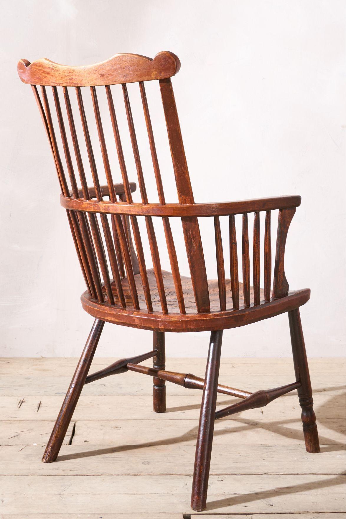 Tasso Sedia Windsor con schienale a pettine in legno di tasso del XVIII secolo in vendita